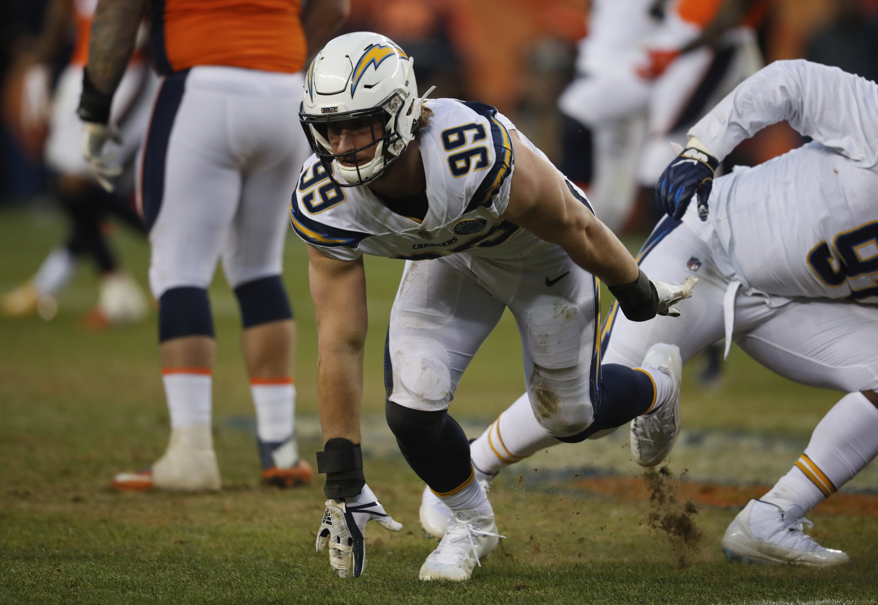 Chargers LB Denzel Perryman To Test Market