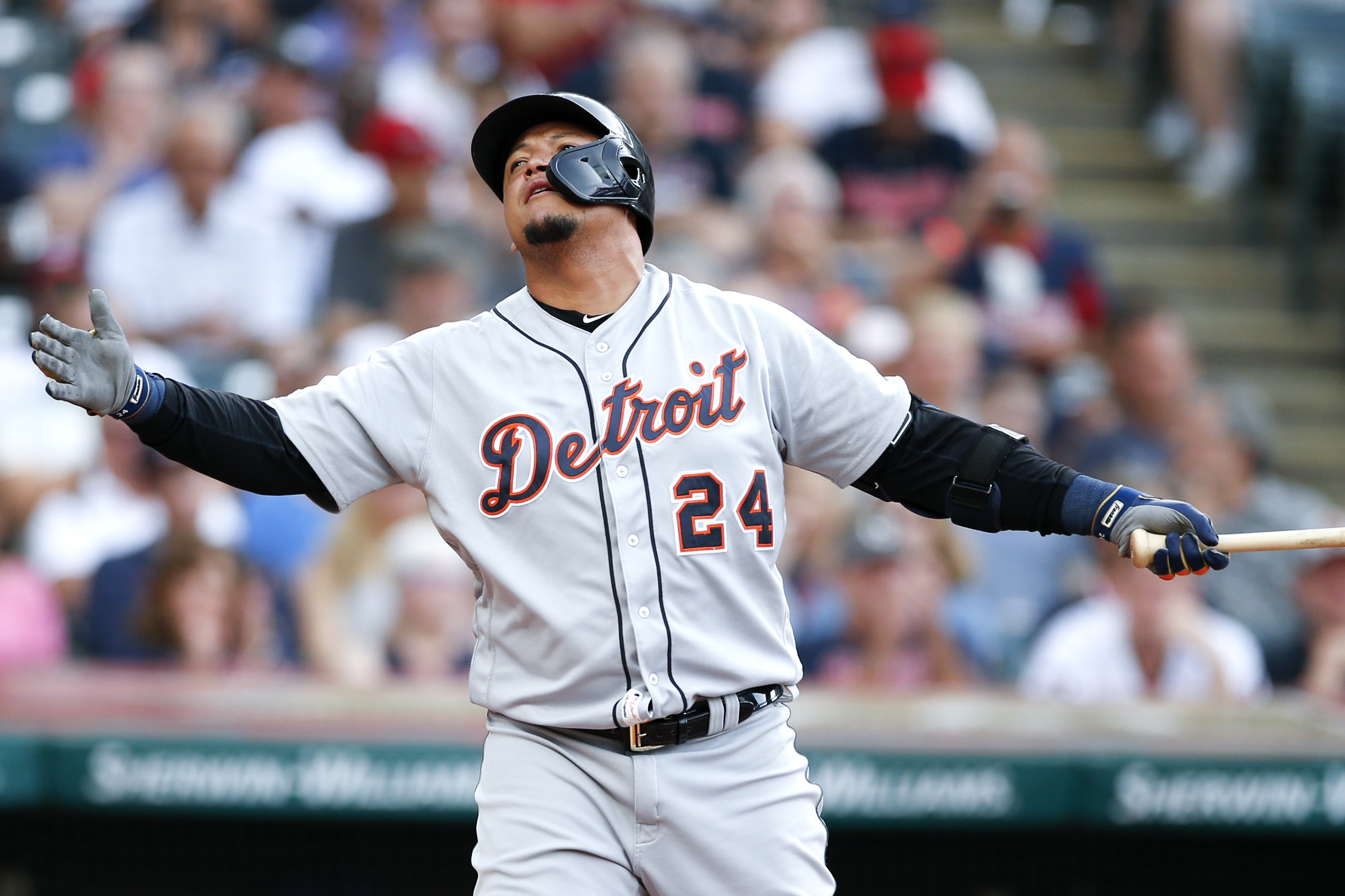 J.D. Martinez excited after Miguel Cabrera's 3000th hit