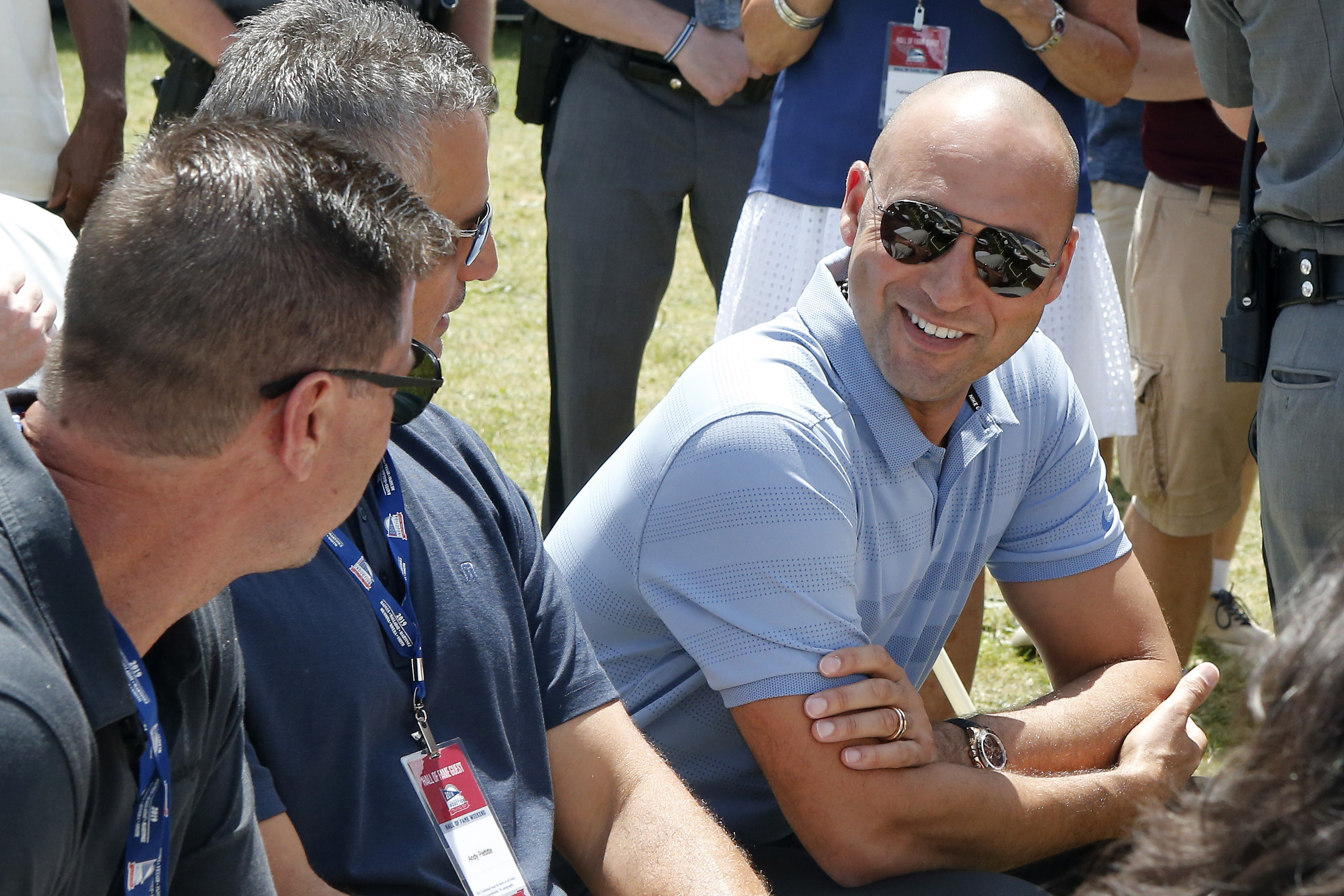 Derek Jeter Welcomes an MLB Legend to the Hall of Fame With