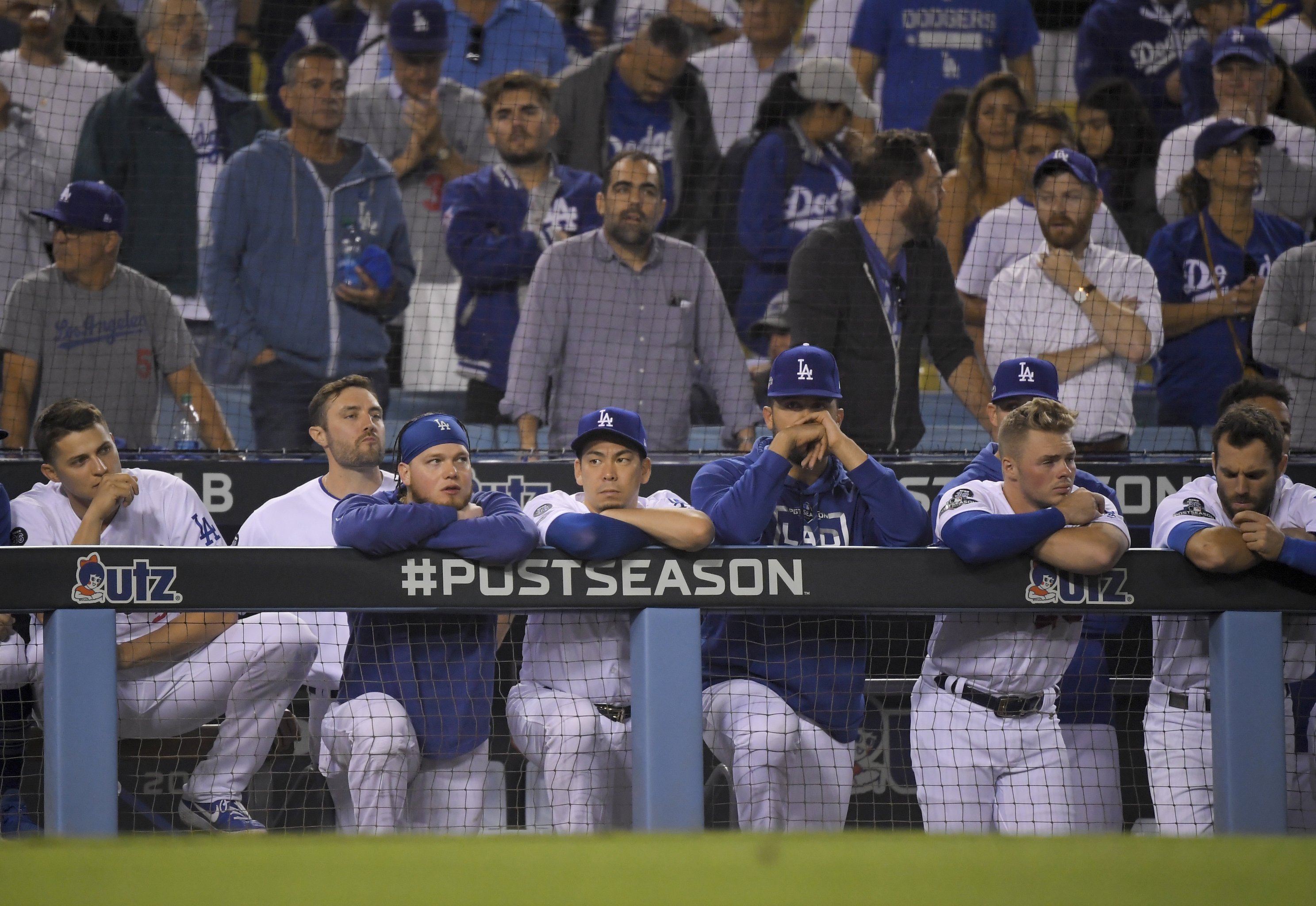 Jansen blows save, Dodgers squander Game 4, Series tied at 2