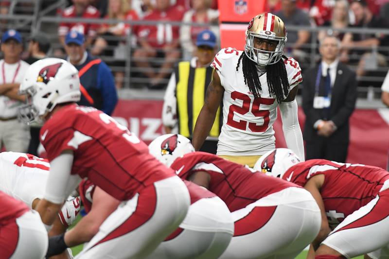 GLENDALE, AZ - OCTOBER 28: Richard Sherman #25 of the San Francisco 49ers gets ready to rush the passer against the Arizona Cardinals at State Farm Stadium on October 28, 2018 in Glendale, Arizona. (Photo by Norm Hall/Getty Images)