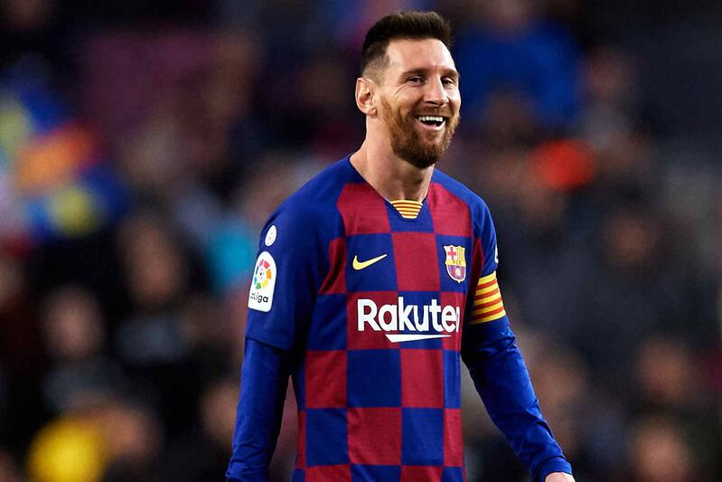 BARCELONA, SPAIN - DECEMBER 21: Lionel Messi of FC Barcelona smiles during the La Liga match between FC Barcelona and Deportivo Alaves at Camp Nou on December 21, 2019 in Barcelona, Spain. (Photo by Alex Caparros/Getty Images)