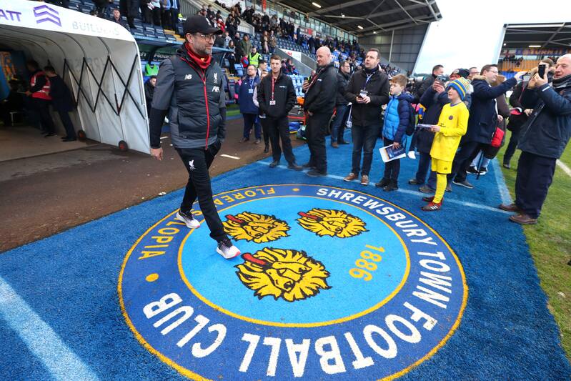 SHREWSBURY, ENGLAND - JANUARY 26: Jurgen Klopp, Manager of Liverpool walks out prior to the FA Cup Fourth Round match between Shrewsbury Town and Liverpool at New Meadow on January 26, 2020 in Shrewsbury, England. (Photo by Catherine Ivill/Getty Images)