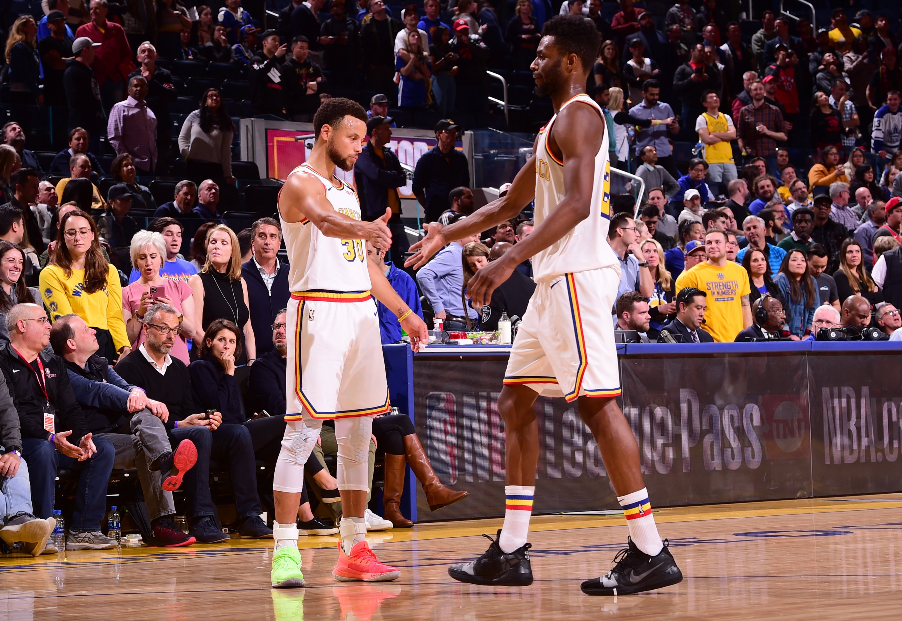 It S On Again Stephen Curry Gives Warriors Clarity During Home