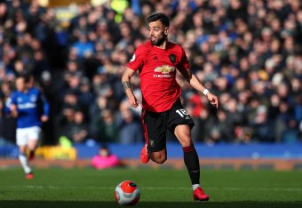 LIVERPOOL, ENGLAND - MARCH 01: Bruno Fernandes of Manchester United in action during the Premier League match between Everton FC and Manchester United at Goodison Park on March 01, 2020 in Liverpool, United Kingdom. (Photo by Jan Kruger/Getty Images)