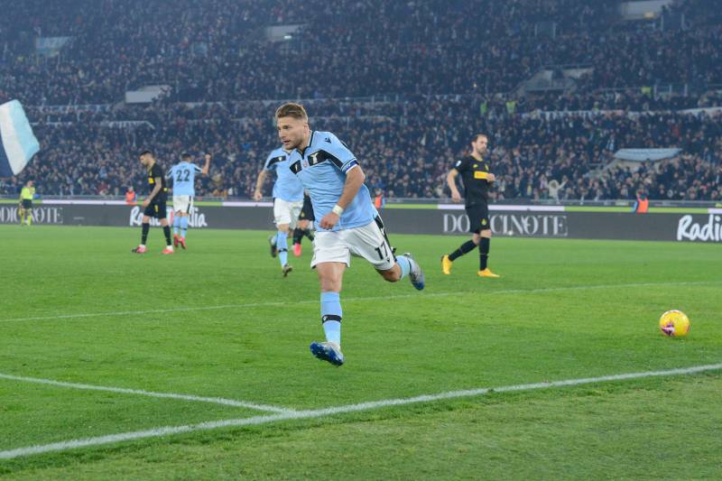 ROME, ITALY - FEBRUARY 16: Ciro Immobile of SS Lazio celebrates after scoring goal 1-1 during the Serie A match between SS Lazio and FC Internazionale at Stadio Olimpico on February 16, 2020 in Rome, Italy. (Photo by Silvia Lore/Getty Images)