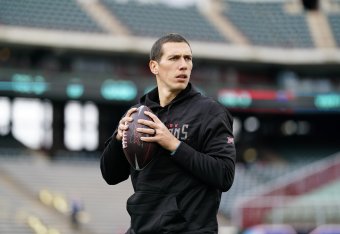 ARLINGTON, TX - MARCH 7: Luis Perez #7 of the New York Guardians warms up before the XFL game against the Dallas Renegades at Globe Life Park on March 7, 2020 in Arlington, Texas. (Photo by Cooper Neill/XFL via Getty Images) ARLINGTON, TX - MARCH 7: Luis Perez #7 of the New York Guardians warms up before the XFL game against the Dallas Renegades at Globe Life Park on March 7, 2020 in Arlington, Texas. (Photo by Cooper Neill/XFL via Getty Images)