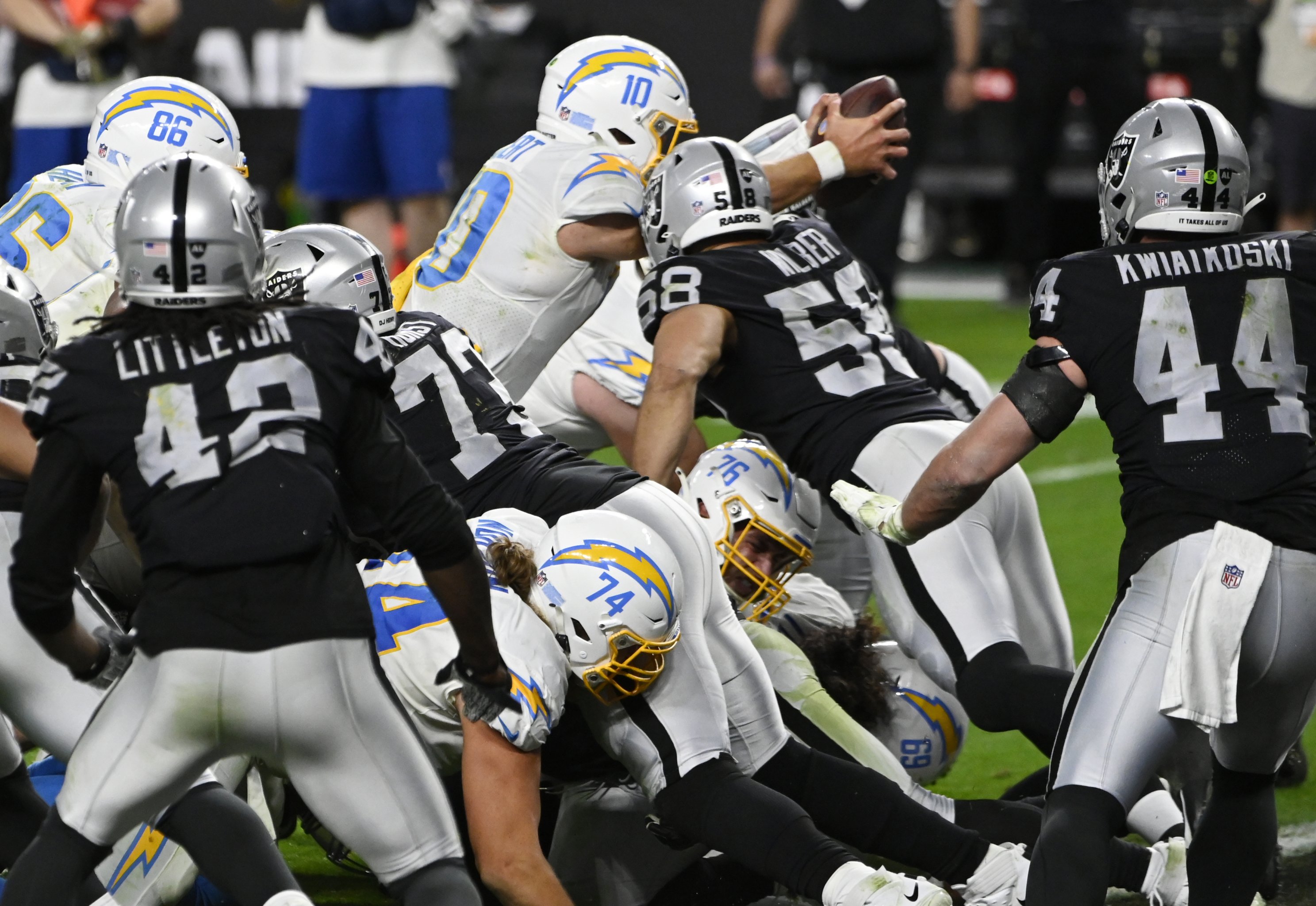 Raiders in midst of another late-season collapse - The San Diego