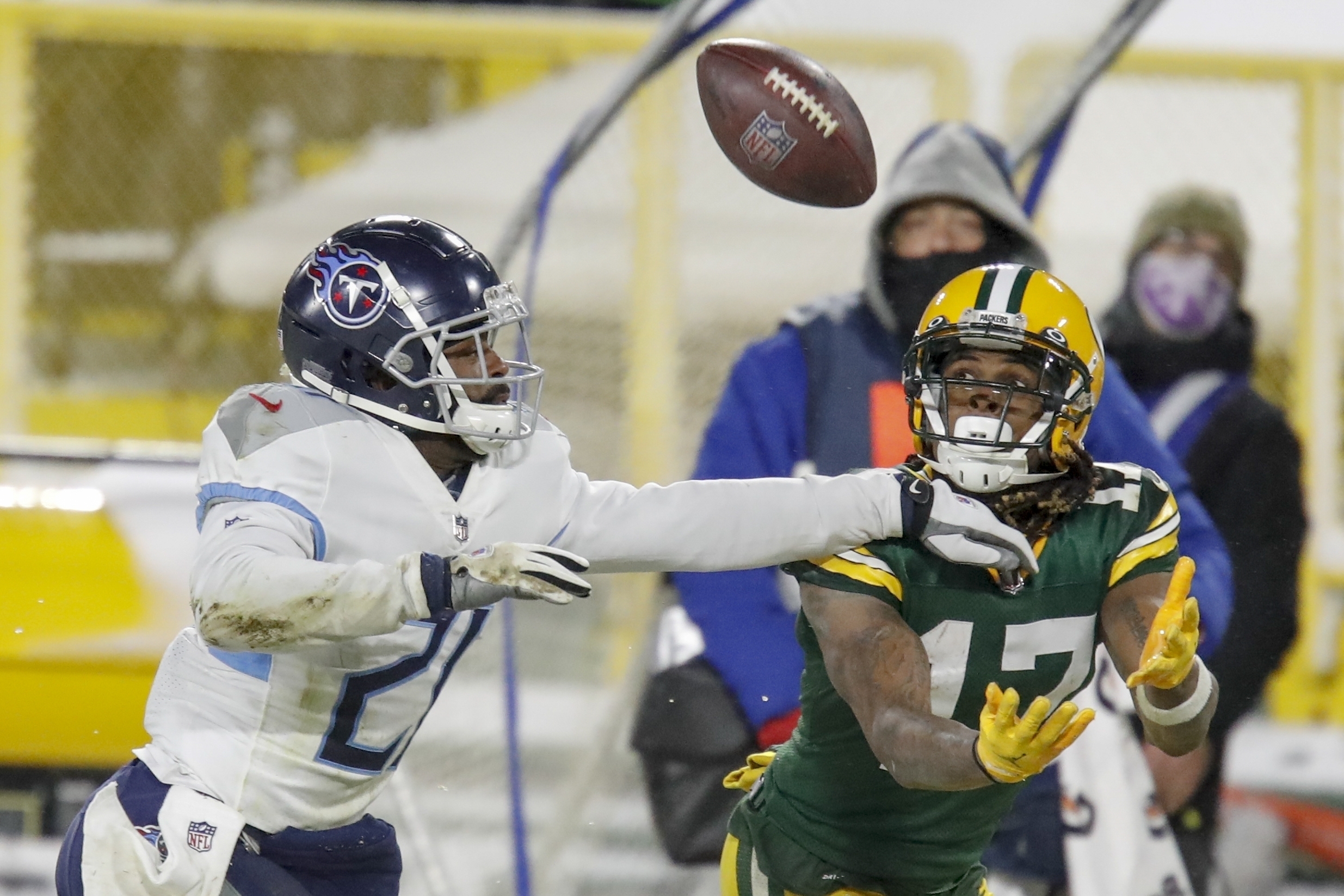 Aaron Rodgers throws 4 TD passes in the snow as the Green Bay Packers rout  the Tennessee Titans: Recap, score, stats and more 