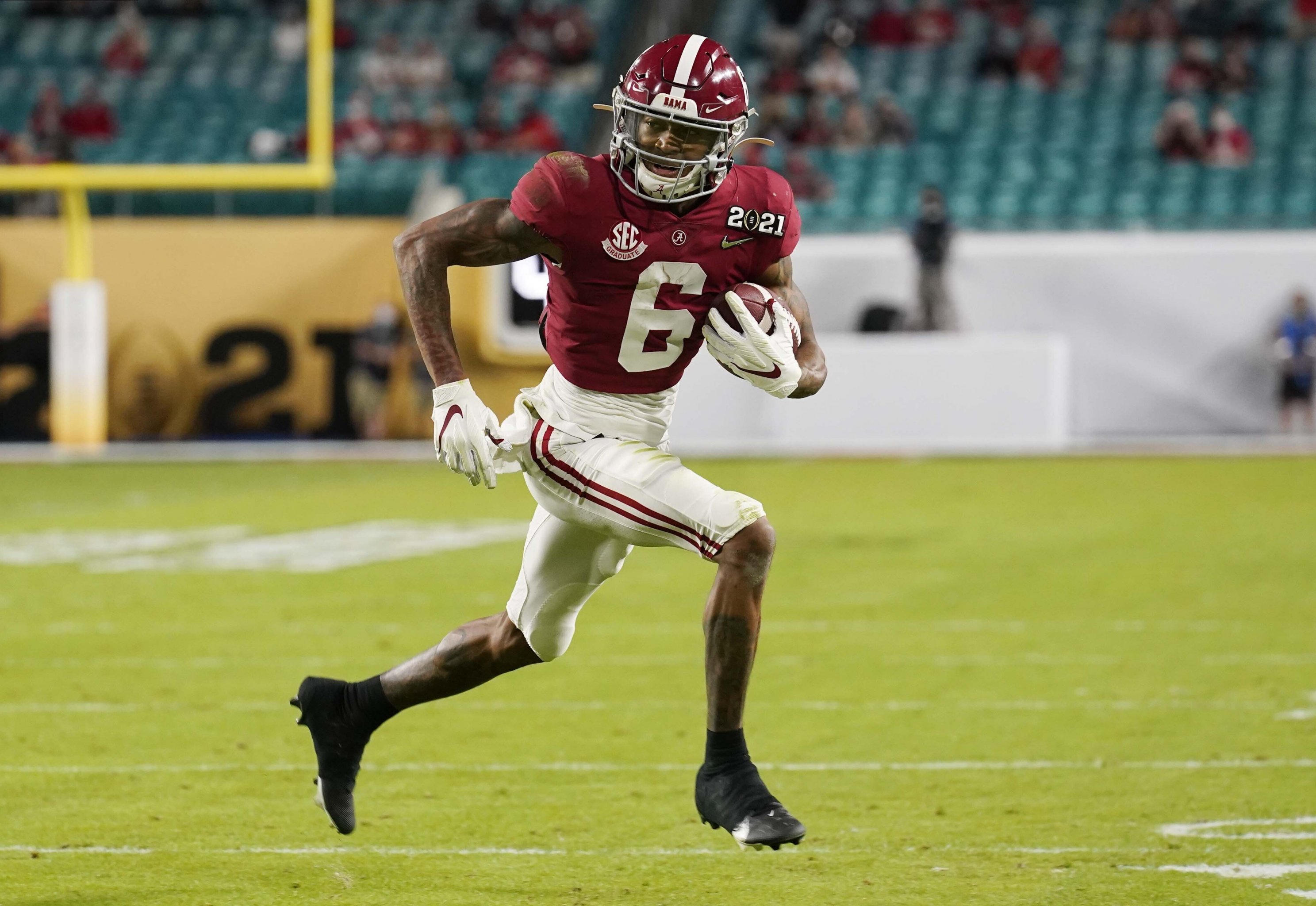 DeVonta Smith is best of Alabama football's wide receiver legacy - Sports  Illustrated