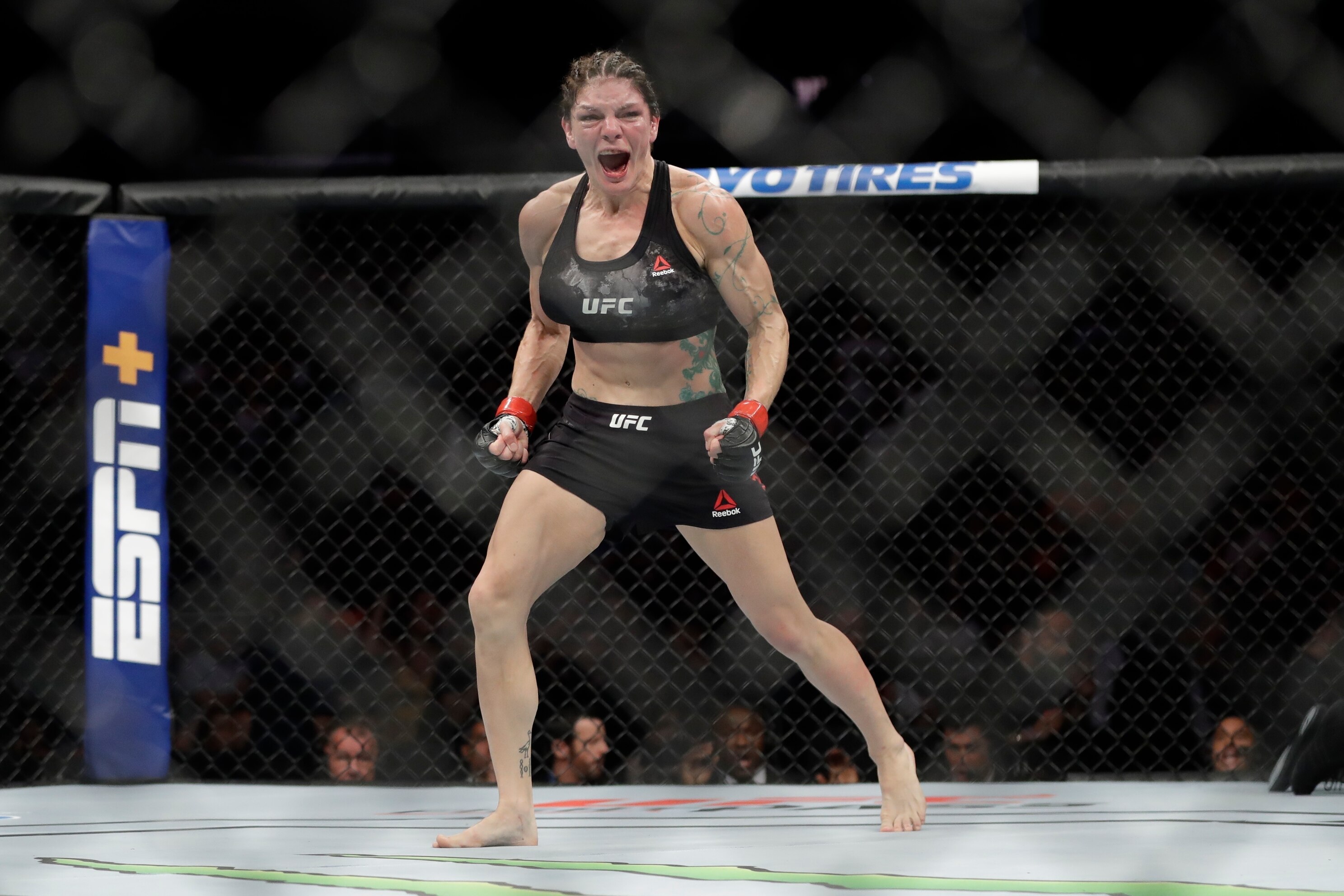 Andrade Takes World Champion Role Seriously Ufc