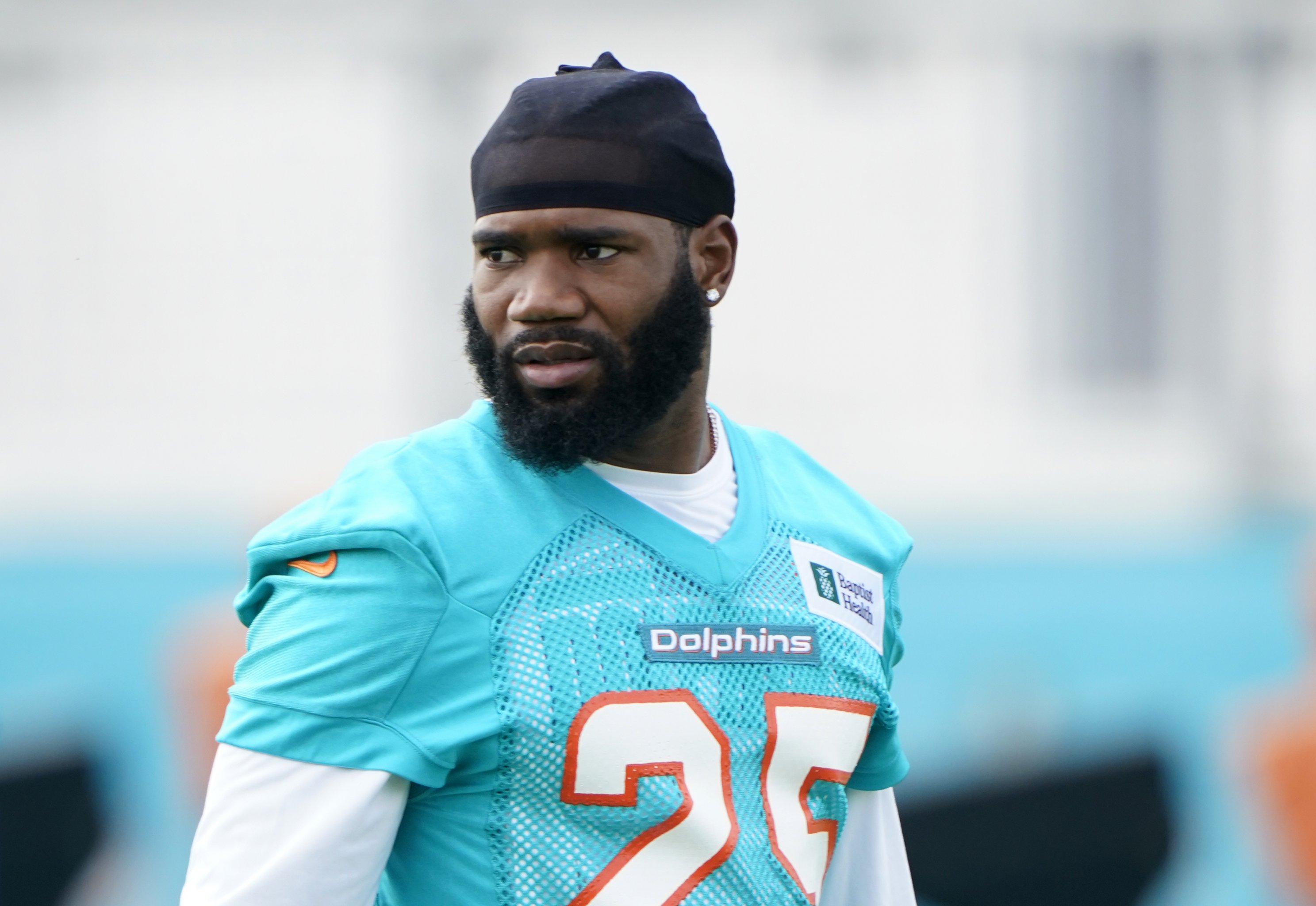 NFL Auction  NFL - Dolphins Xavien Howard Game Issued 2022 Pro