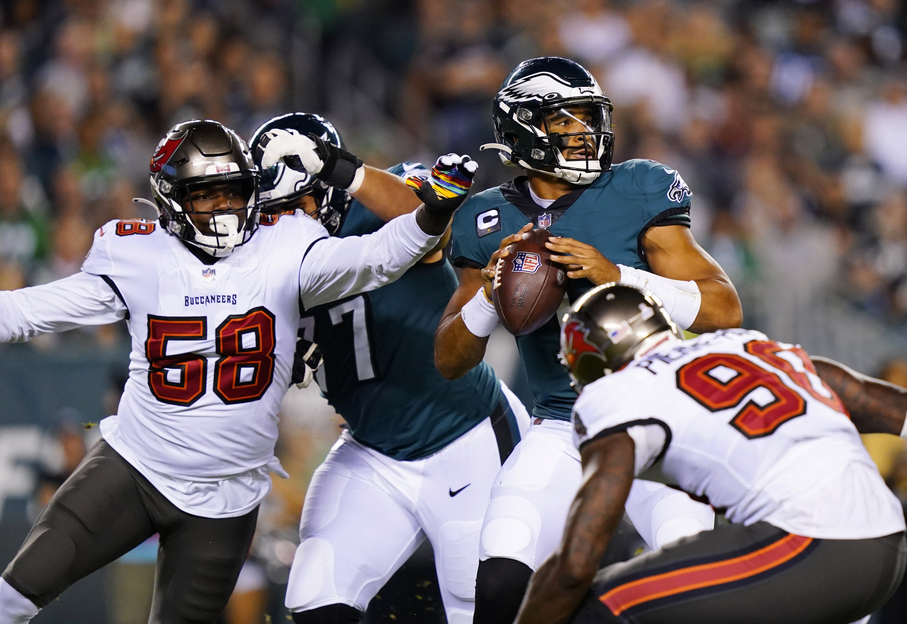 Eagles-Buccaneers final score: Jalen Hurts struggles in first