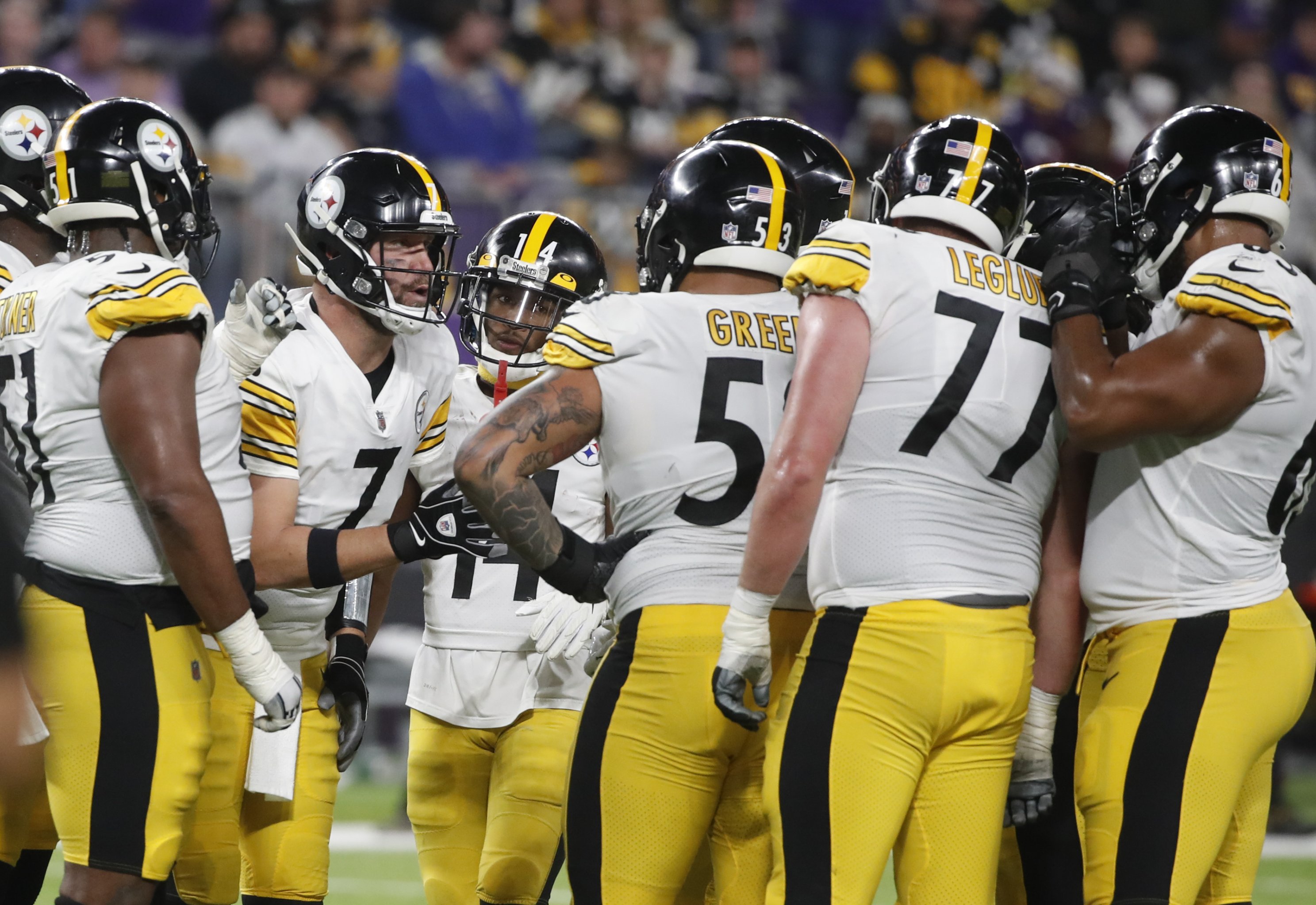 Steelers lose game, quarterback and more in abysmal showing