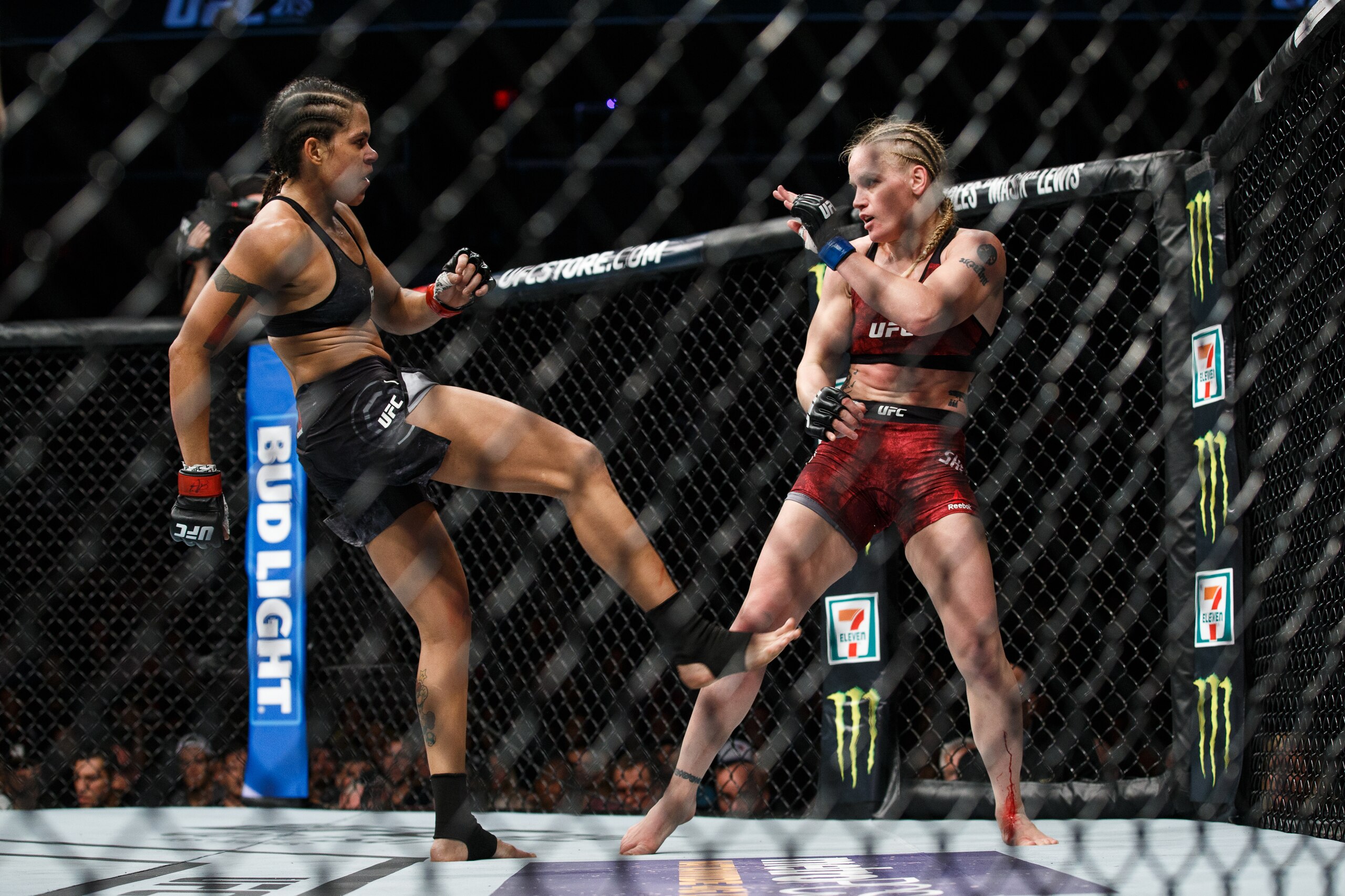 EDMONTON, AB - SEPTEMBER 09:  Amanda Nunes, left, fights Valentina Shevchenko during UFC 215 at Rogers Place on September 9, 2017 in Edmonton, Canada. (Photo by Codie McLachlan/Getty Images)
