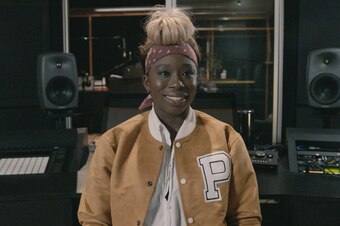 Former WNBA star Essence Carson is back on the hoops path while holding down a career in the music industry.