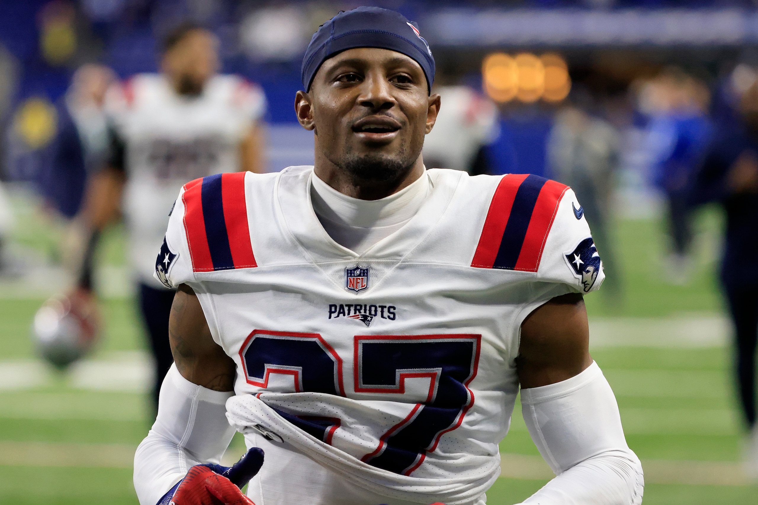 INDIANAPOLIS, INDIANA - DECEMBER 18: J.C. Jackson #27 of the New England Patriots walks off the field after a loss to the Indianapolis Colts at Lucas Oil Stadium on December 18, 2021 in Indianapolis, Indiana. (Photo by Justin Casterline/Getty Images) INDIANAPOLIS, INDIANA - DECEMBER 18: J.C. Jackson #27 of the New England Patriots walks off the field after a loss to the Indianapolis Colts at Lucas Oil Stadium on December 18, 2021 in Indianapolis, Indiana. (Photo by Justin Casterline/Getty Images)