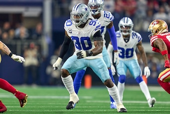 ARLINGTON, TX - JANUARY 16: Dallas Cowboys defensive end Demarcus Lawrence (90) runs during the NFC Wild Card game between the San Francisco 49ers and the Dallas Cowboys on January 16, 2022 at AT&T Stadium in Arlington, TX. (Photo by Robin Alam/Icon Sport