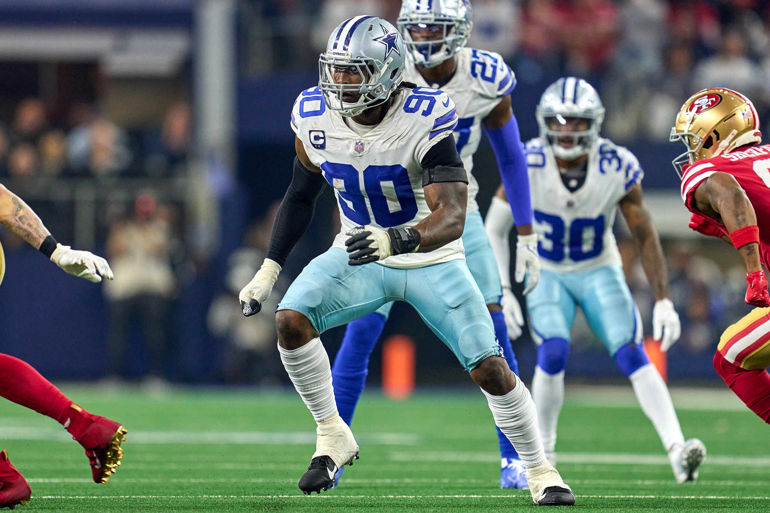 ARLINGTON, TX - JANUARY 16: Dallas Cowboys defensive end Demarcus Lawrence (90) runs during the NFC Wild Card game between the San Francisco 49ers and the Dallas Cowboys on January 16, 2022 at AT&T Stadium in Arlington, TX. (Photo by Robin Alam/Icon Sport