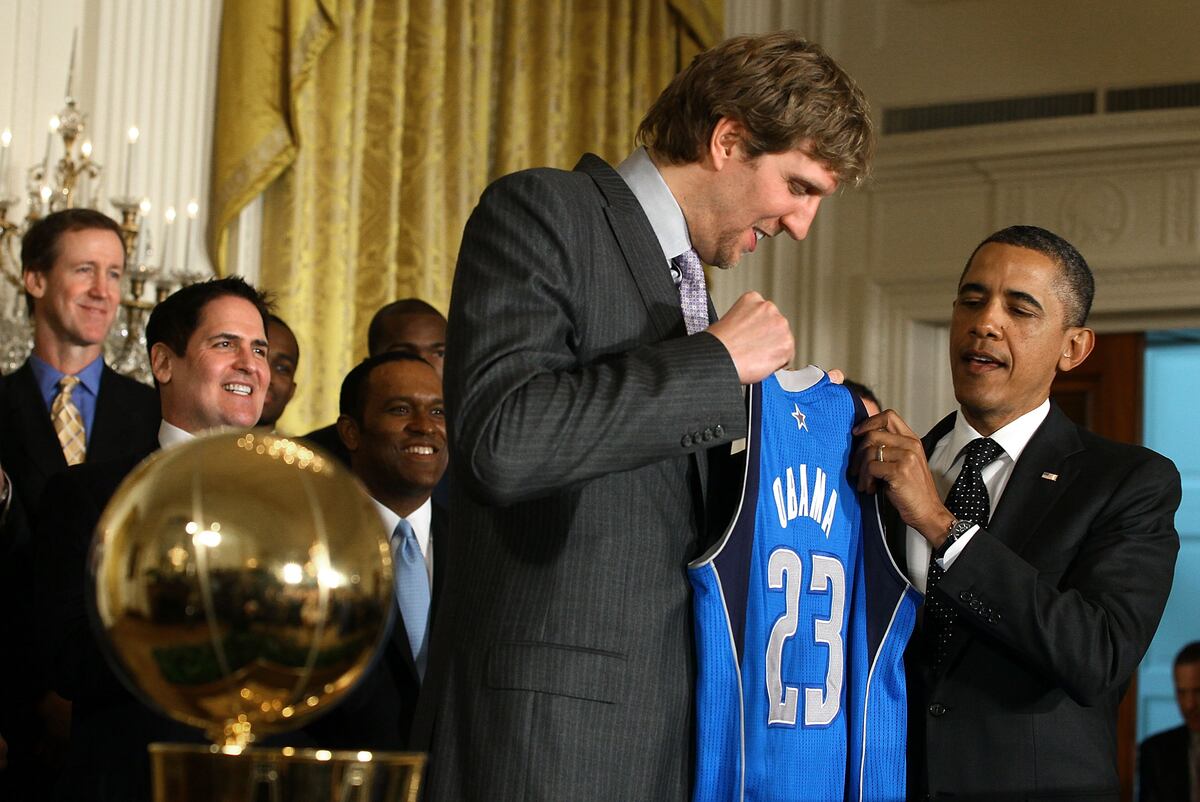 Despite lockout, Dallas Mavericks owner Mark Cuban enjoying NBA