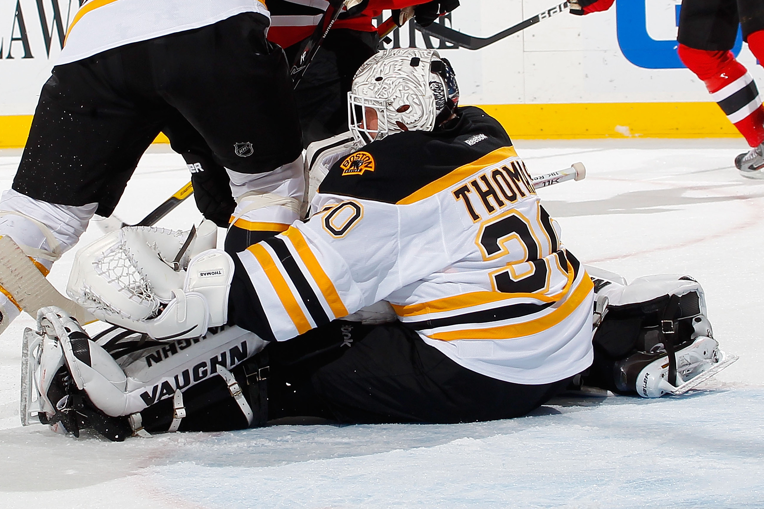 Tim Thomas ruins reunion week, unlikely to play against Bruins