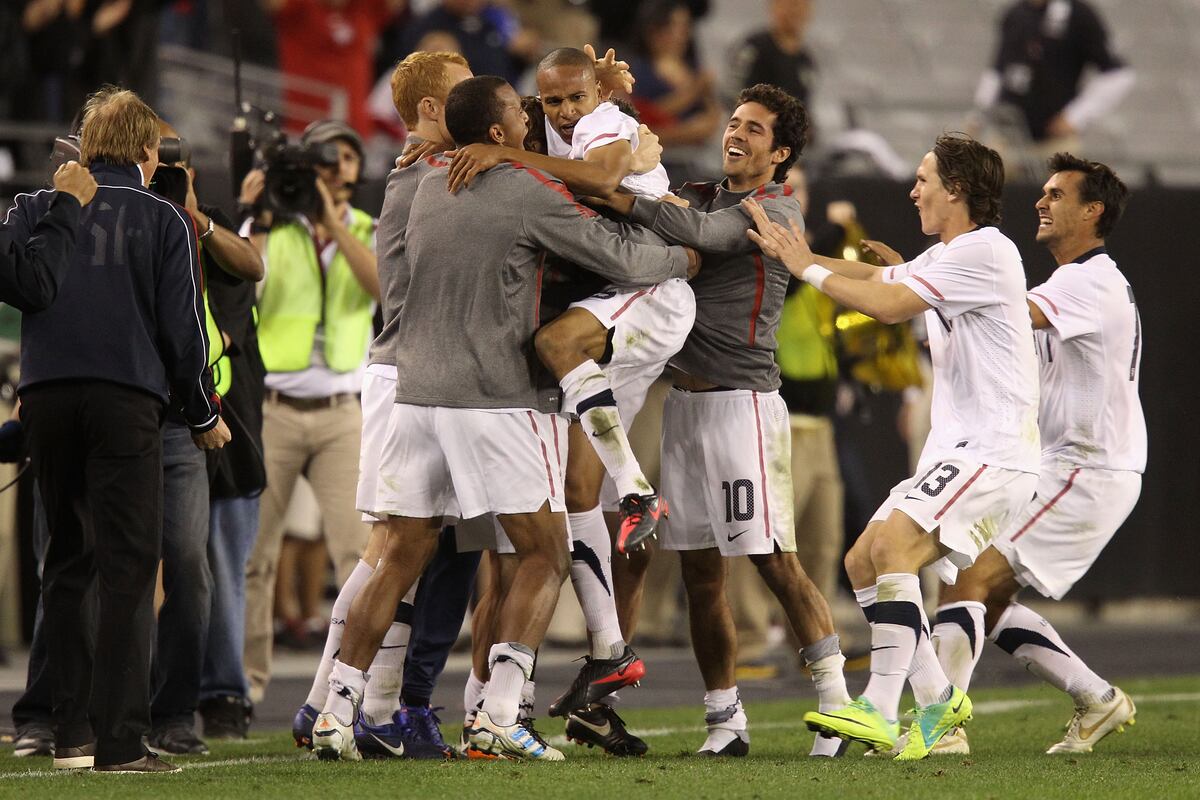 10Man United States Men's National Soccer Team Defeats Panama 10