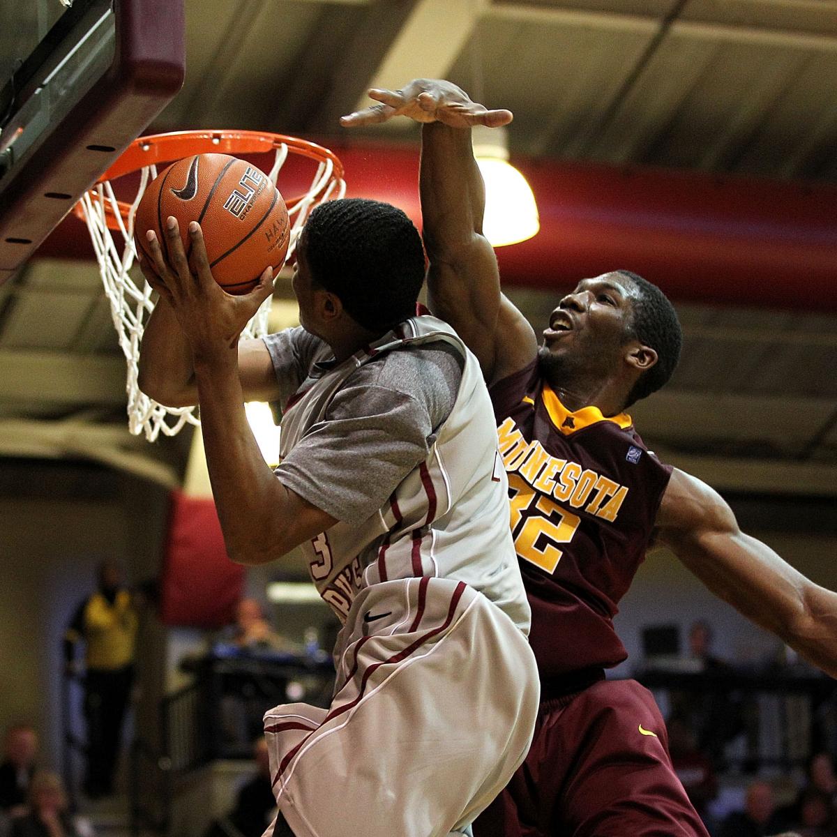 Saint Joseph's Basketball Ronald Roberts Puts on a Show as SJU Defeats