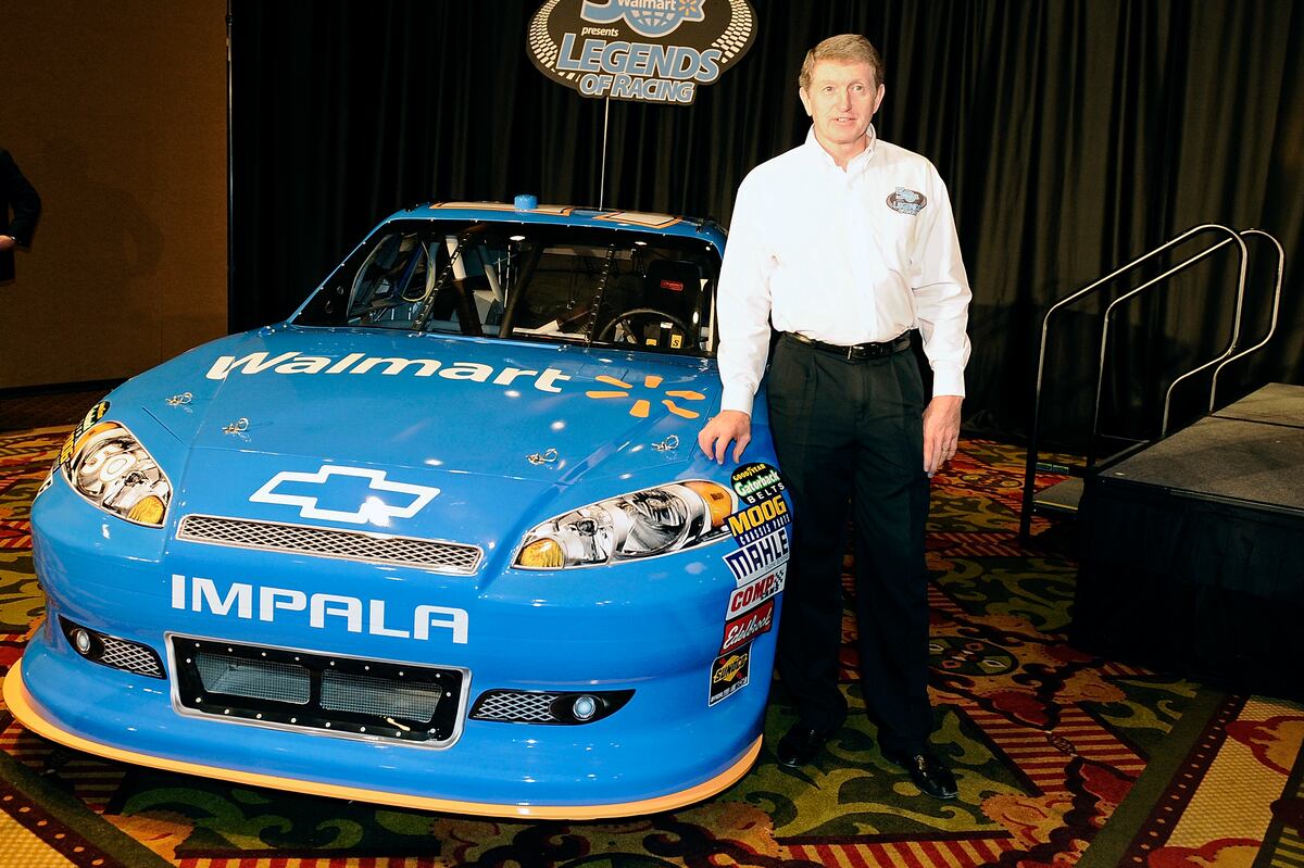 Charlotte Dateline: Media Tour Finale Includes the New Walmart Cup Car ...