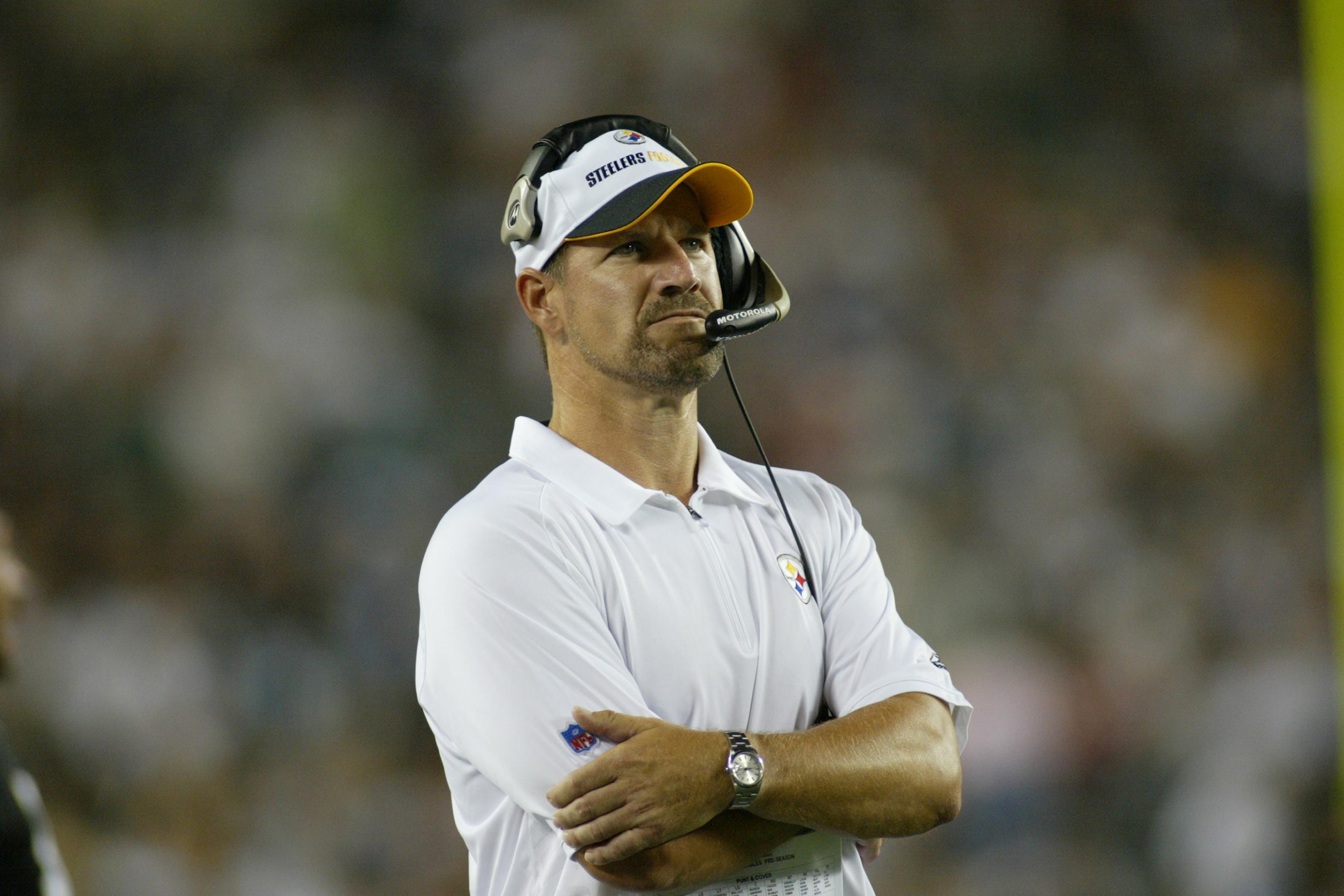 Pittsburgh Steelers head coach Bill Cowher walks the sidelines during the  2nd quarter. The Pittsburgh Steelers defeated the New York Giants 33 to 30  at Giants Stadium in East Rutherford, New Jersey