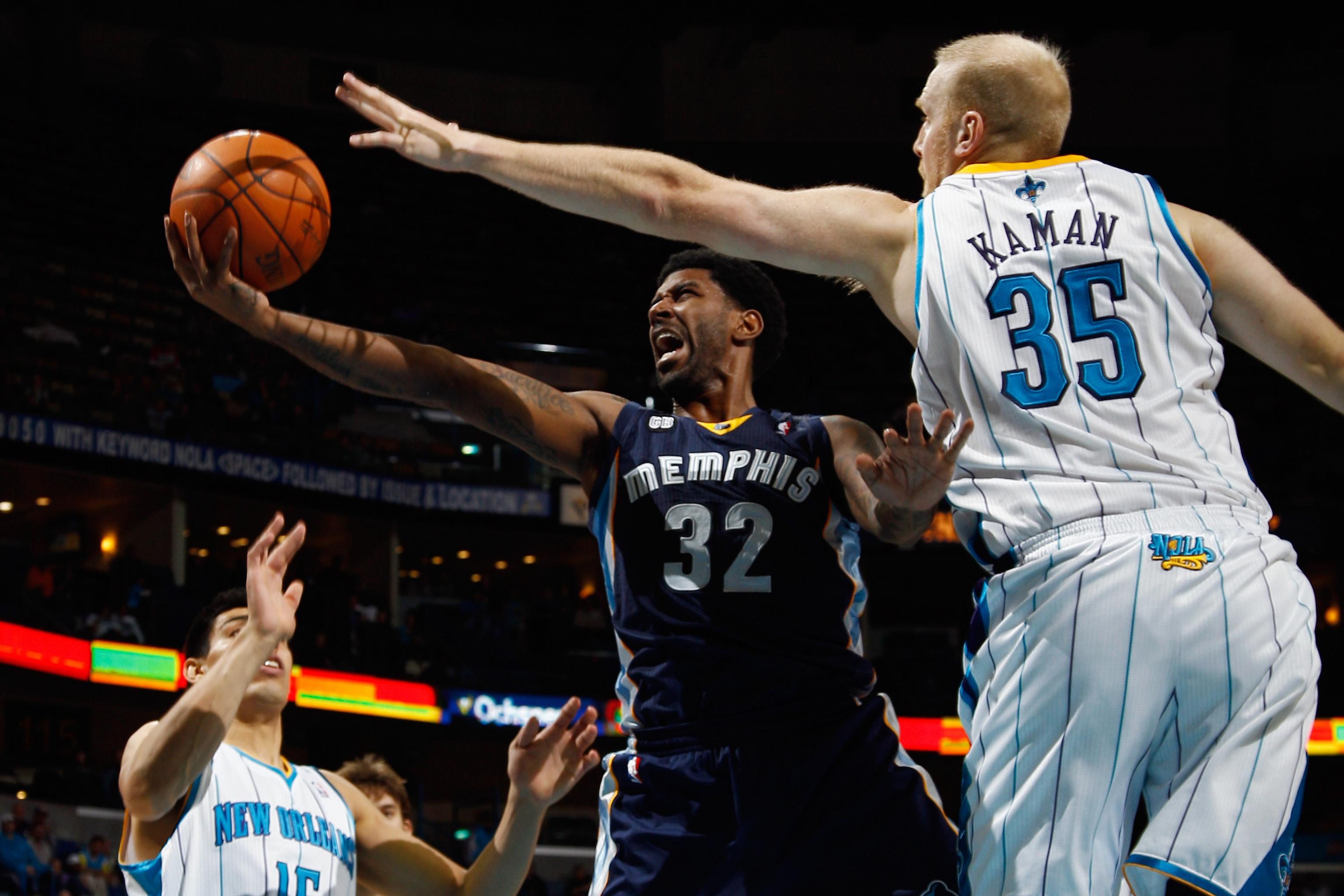 Cleveland Cavaliers reportedly interested in Hornets center Chris Kaman 