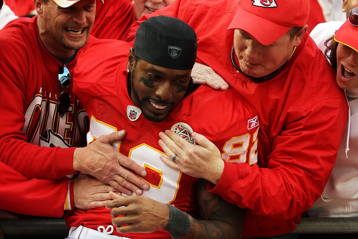 Should the Kansas City Chiefs Keep Dwayne Bowe or Brandon Carr
