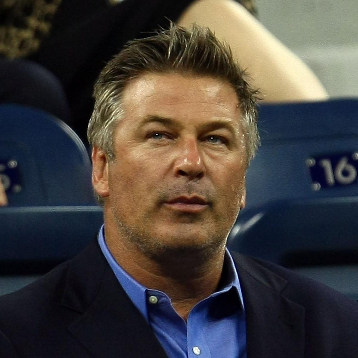 Alec Baldwin Is Completely Unnecessary as Host of NFL Honors News