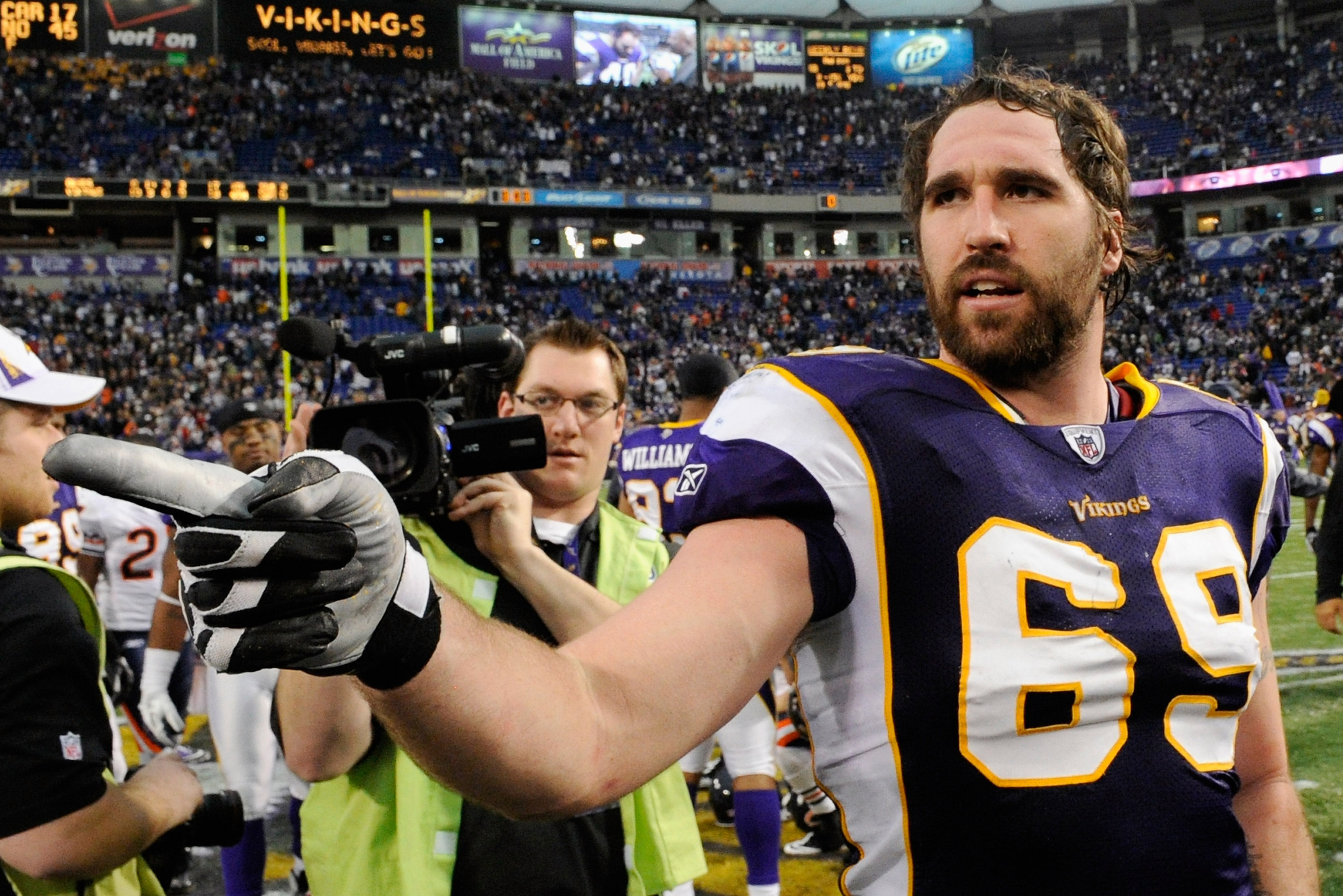 Can Jared Allen or anyone else break the NFL sack record? 