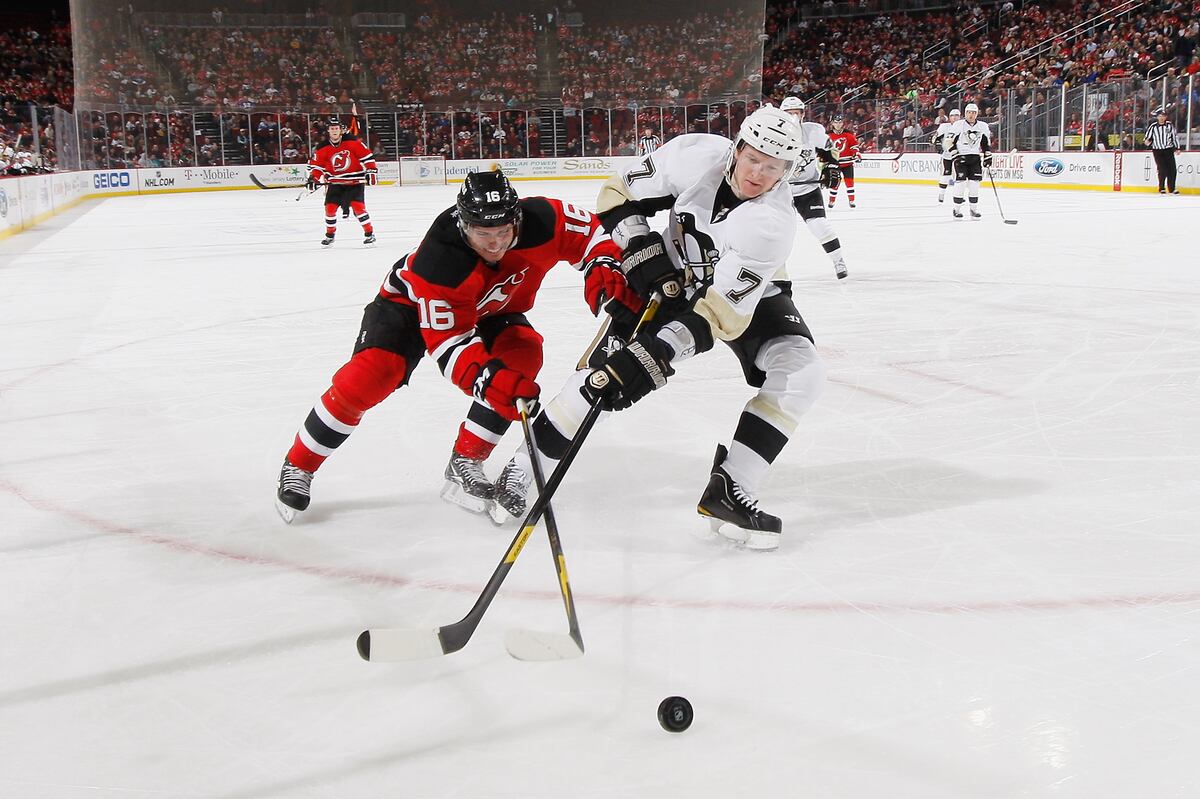 Pittsburgh Penguins Trade Rumors: Paul Martin Expendable Thanks to