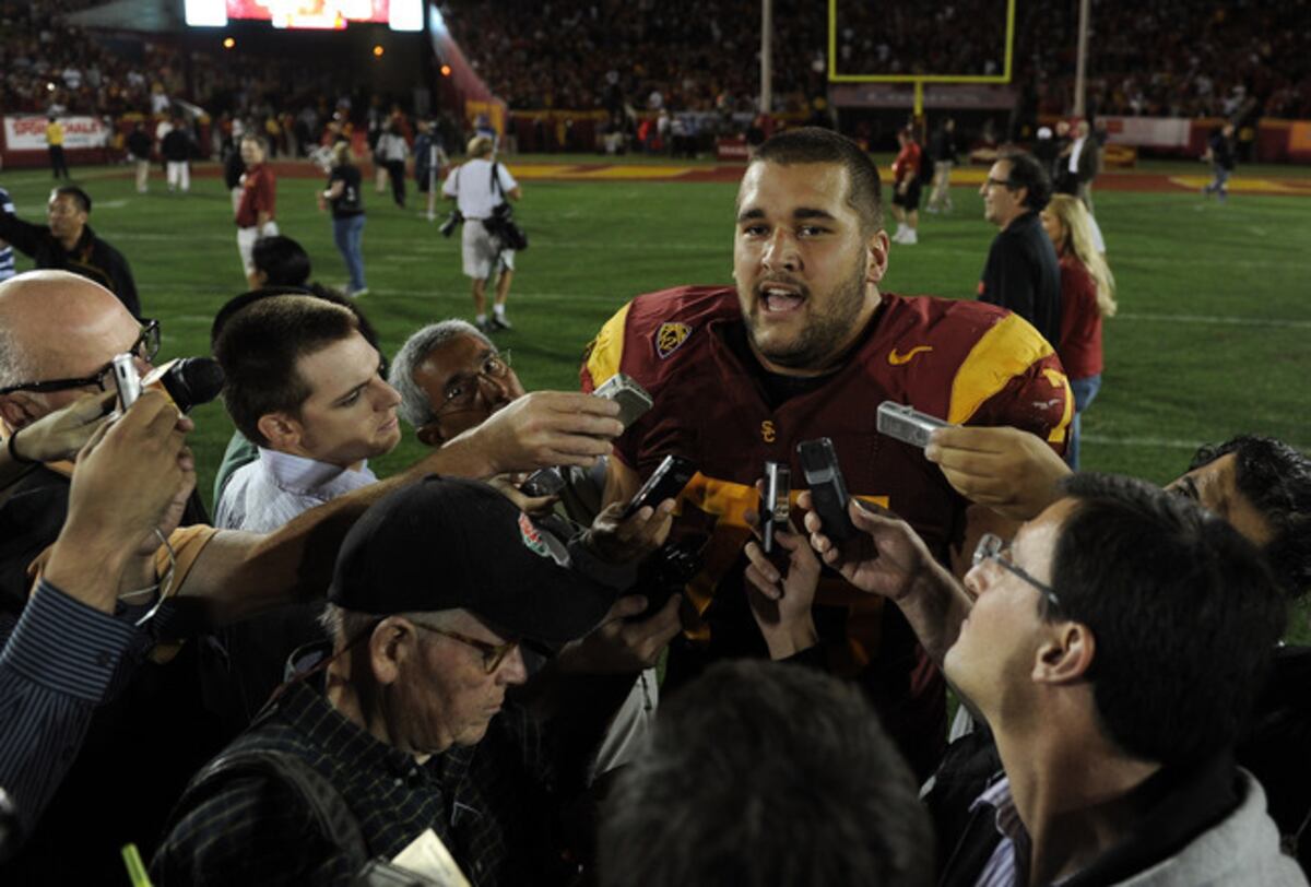 New York Jets Mock Draft Trade Up Down Scenarios For First 3 Rounds