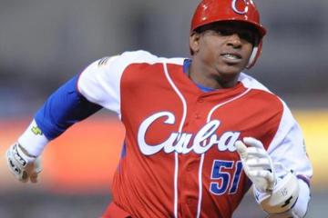 Yoenis Cespedes: Oakland A's Reportedly Sign Cuban Outfielder to 4