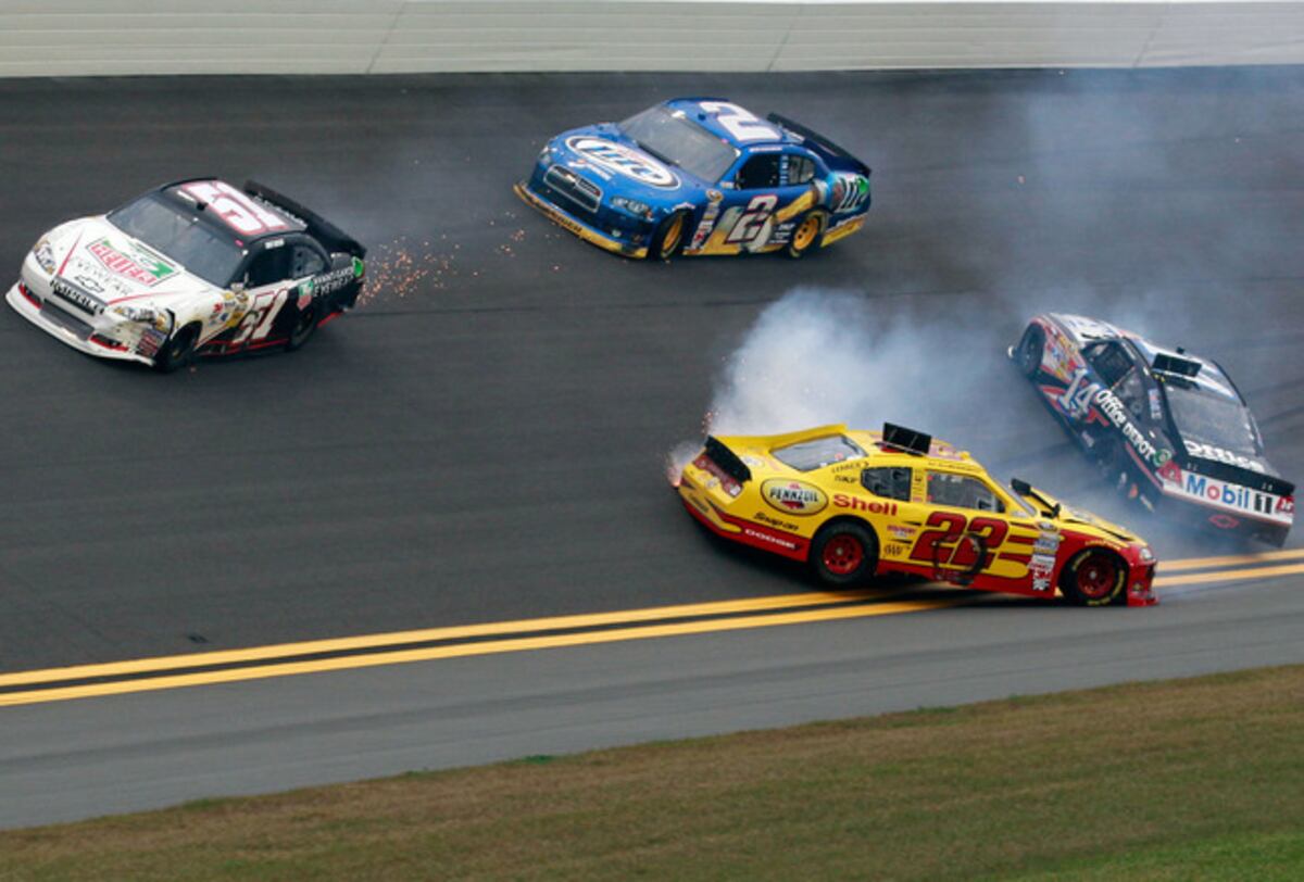 Daytona 500 2012: Kyle Busch and Other Drivers with the ...