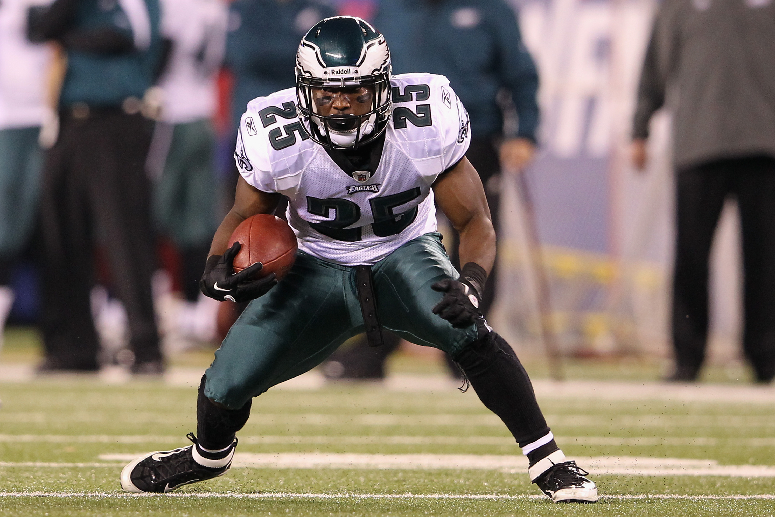 LeSean McCoy inks contract extension with Philadelphia Eagles