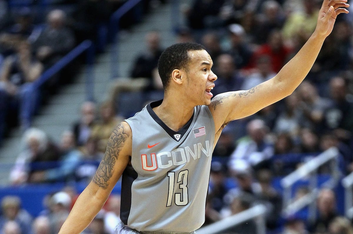 Shabazz Napier Video: Watch UConn Star Drain Incredible Game-Winning