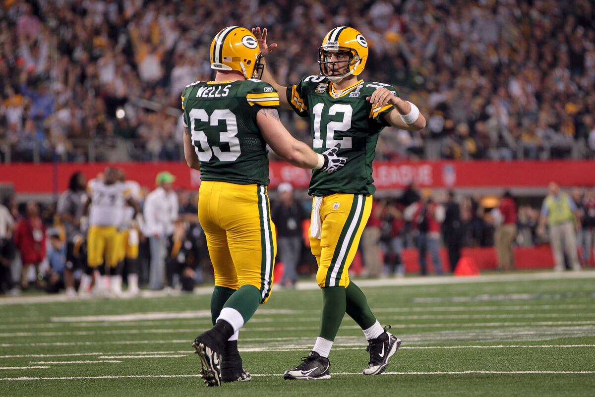 NFL Rumors Green Bay Packers to Let FreeAgent Center