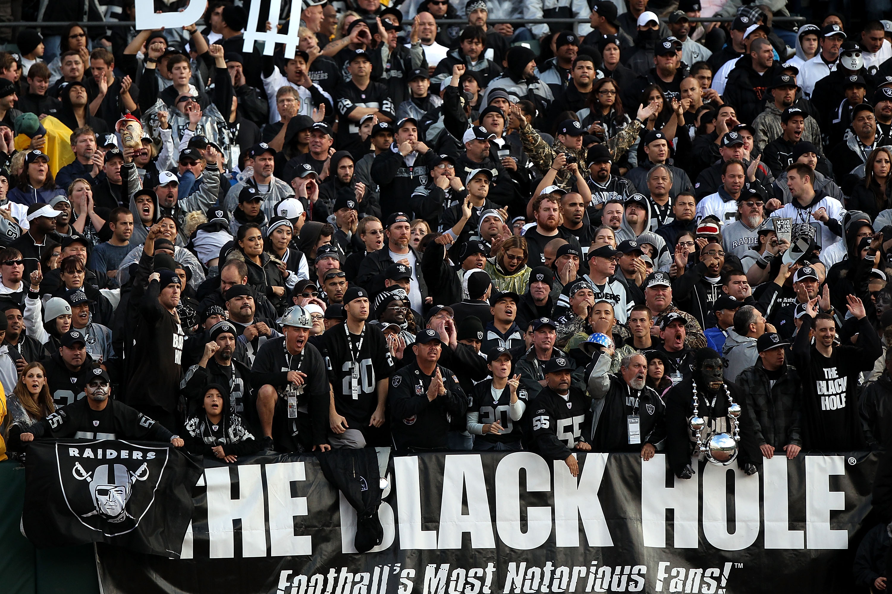 Oakland Raiders fans feel team should trade Rivera