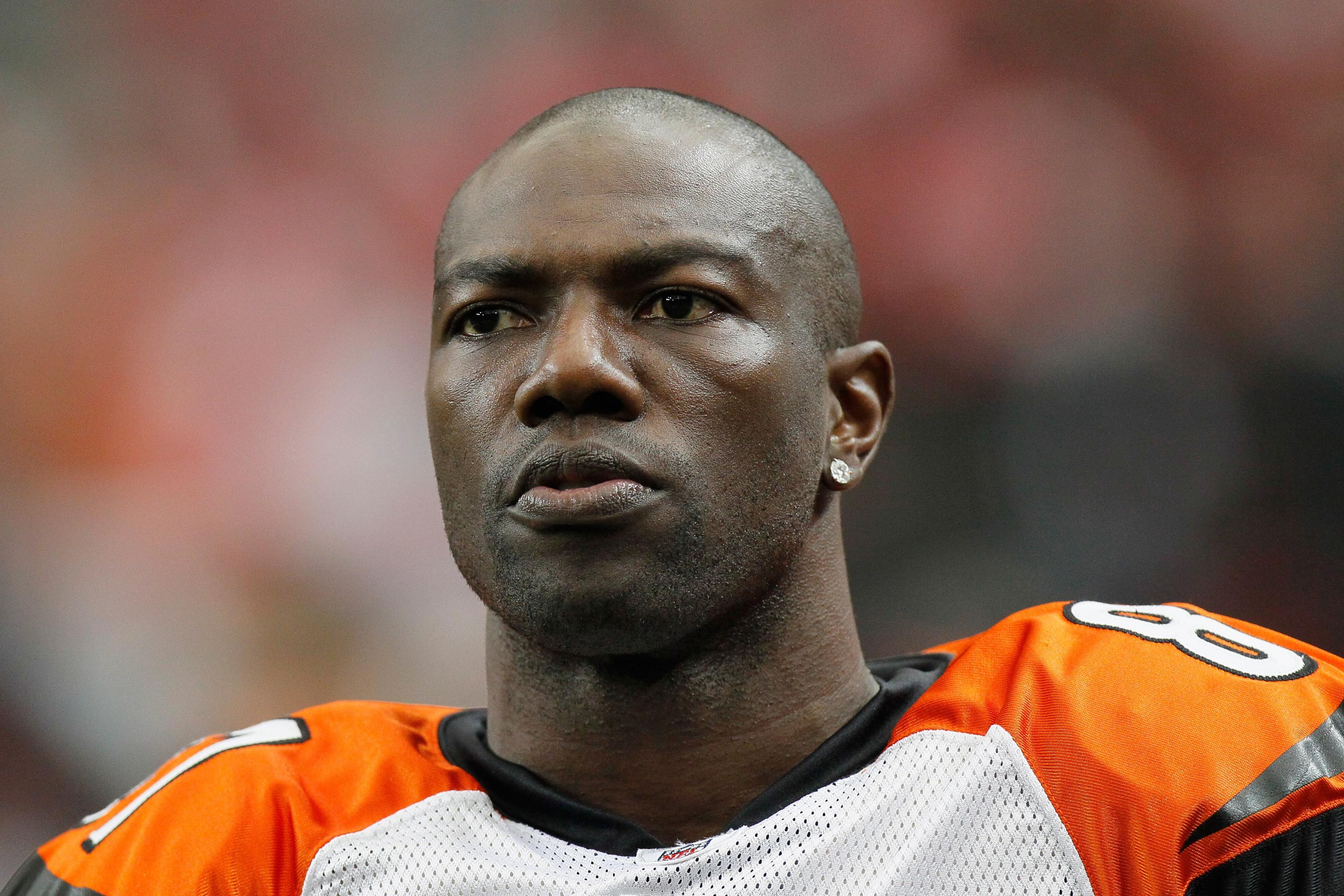 Terrell Owens returns to football; with the indoor Allen Wranglers