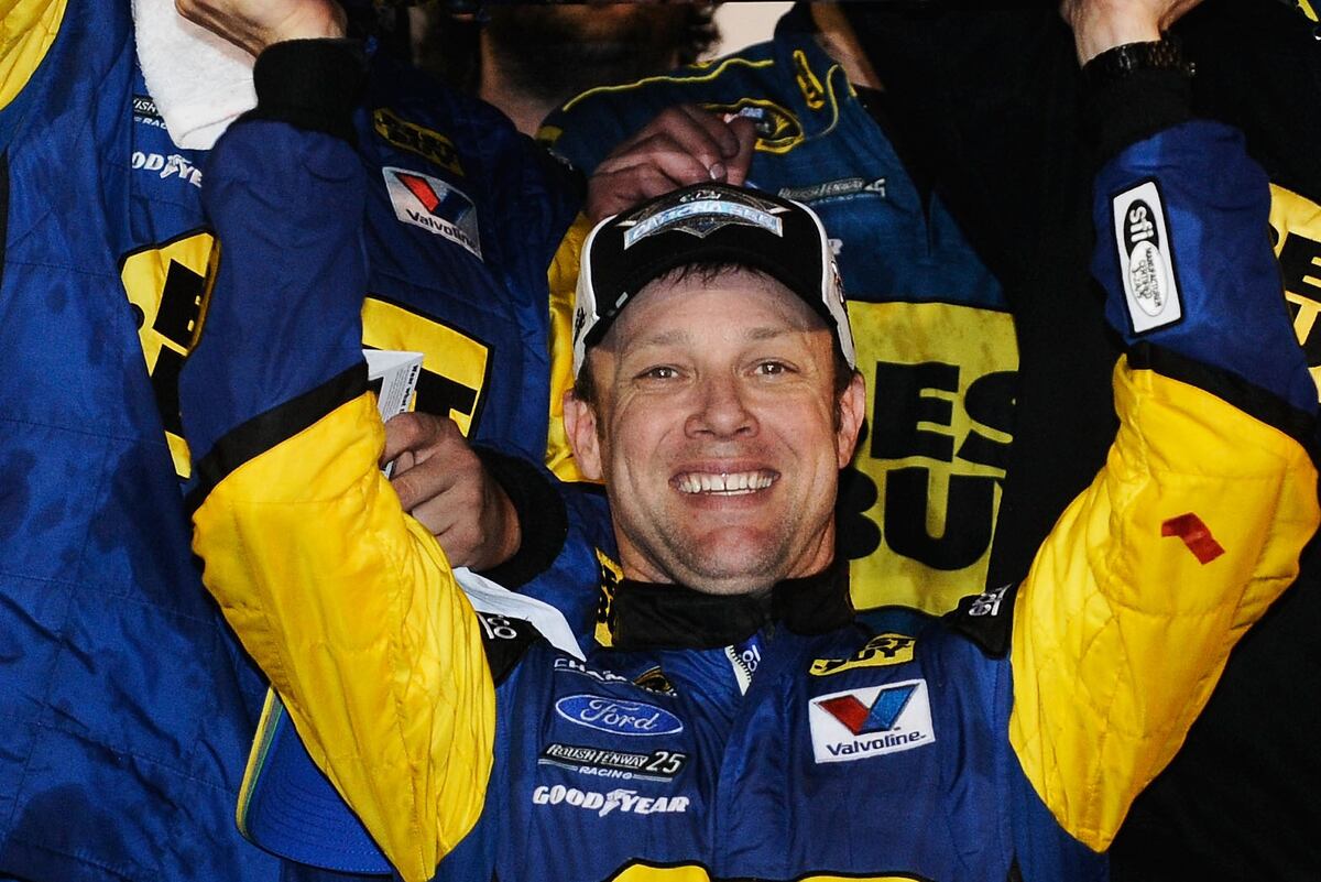 NASCAR: Matt Kenseth Wins Wildest Daytona 500 | Bleacher ...