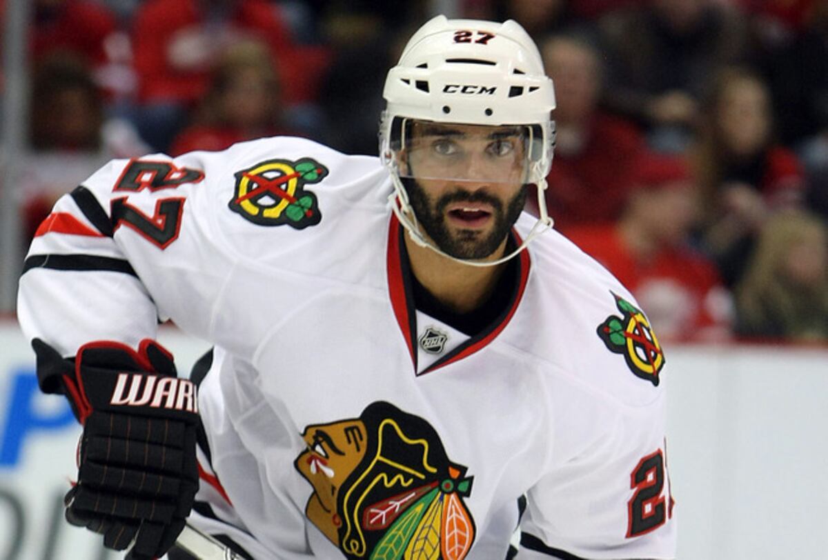 Chicago Blackhawks: 4 Reasons Johnny Oduya Will Help in the Playoffs