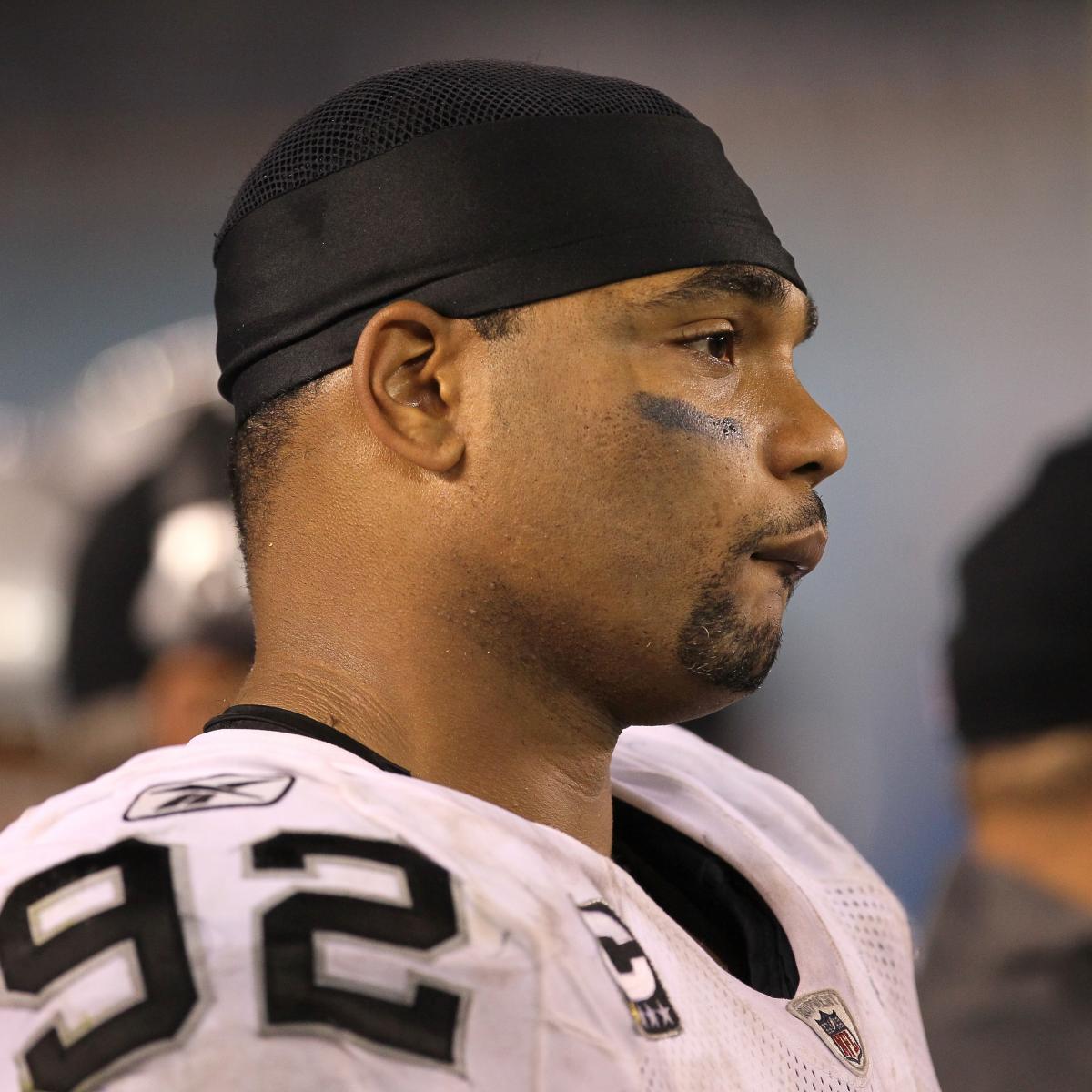 Oakland Raiders Seymour, Huff Restructure Contracts to Free Salary Cap