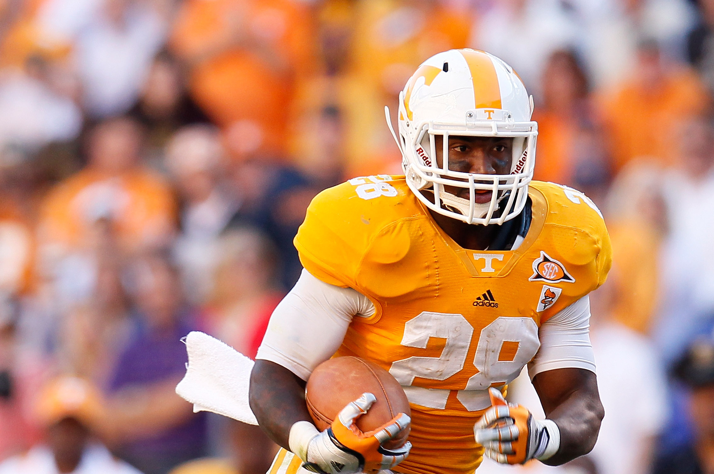 Tennessee Volunteers running back Arian Foster  Tennessee football,  Tennessee volunteers, Football man cave