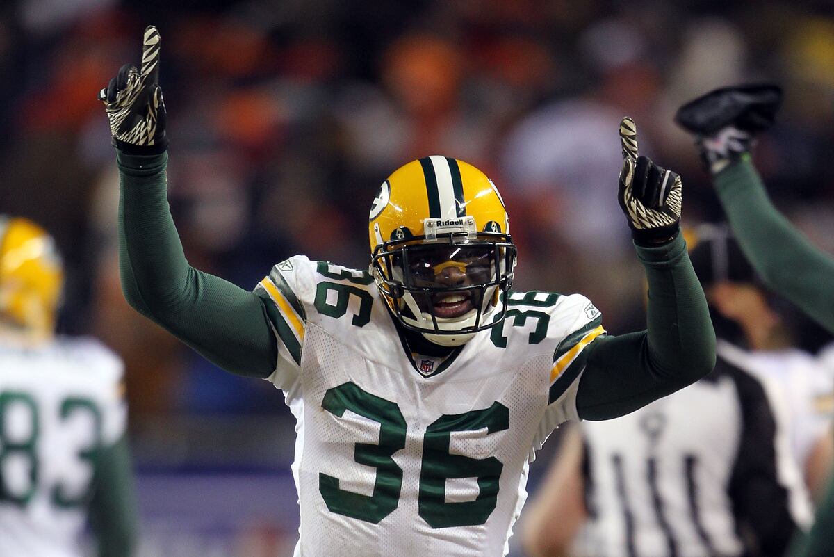 Green Bay Packers Team Still Waiting on Medical Clearance for S Nick