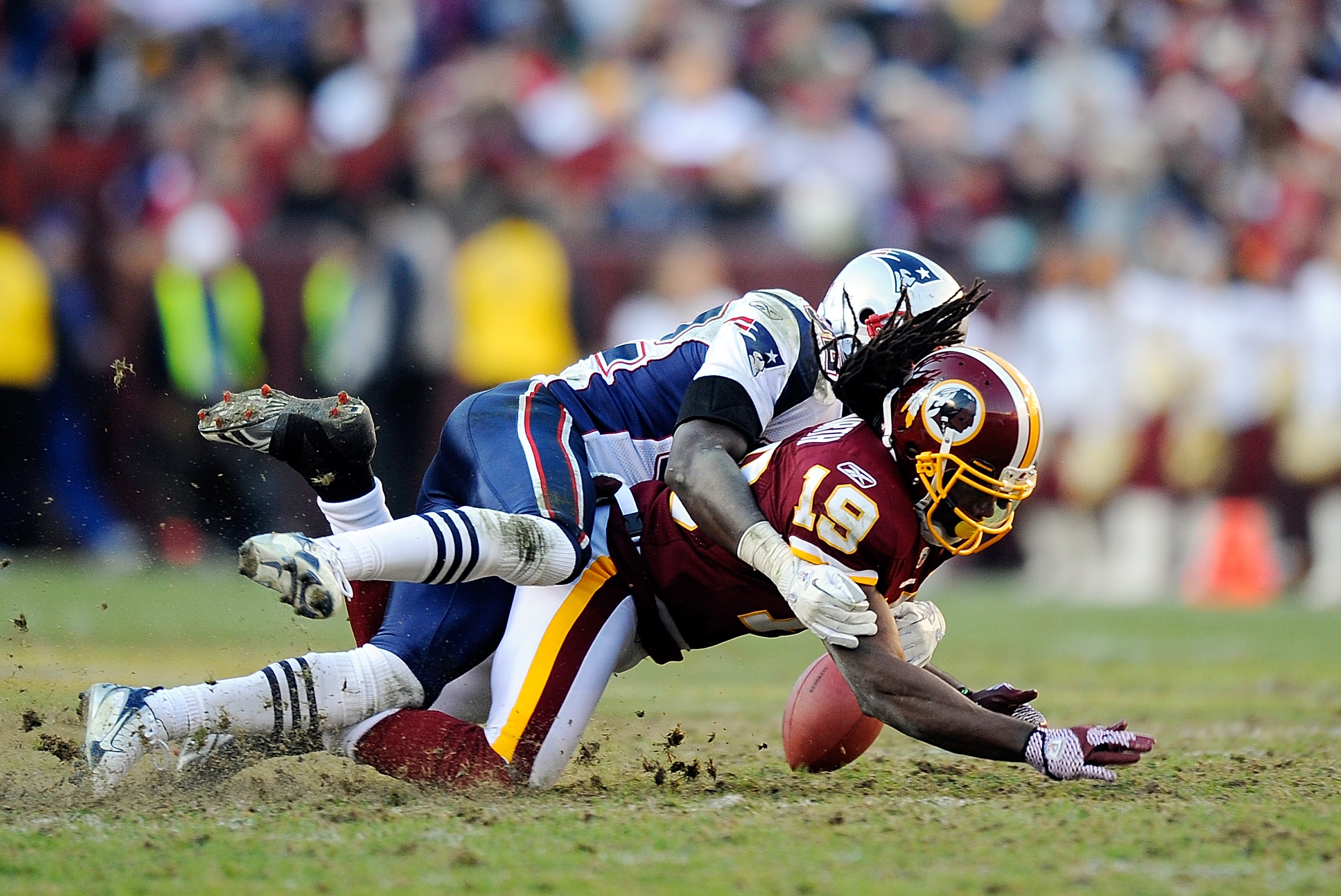 Patriots acquire WR Deion Branch in Trade with Seattle