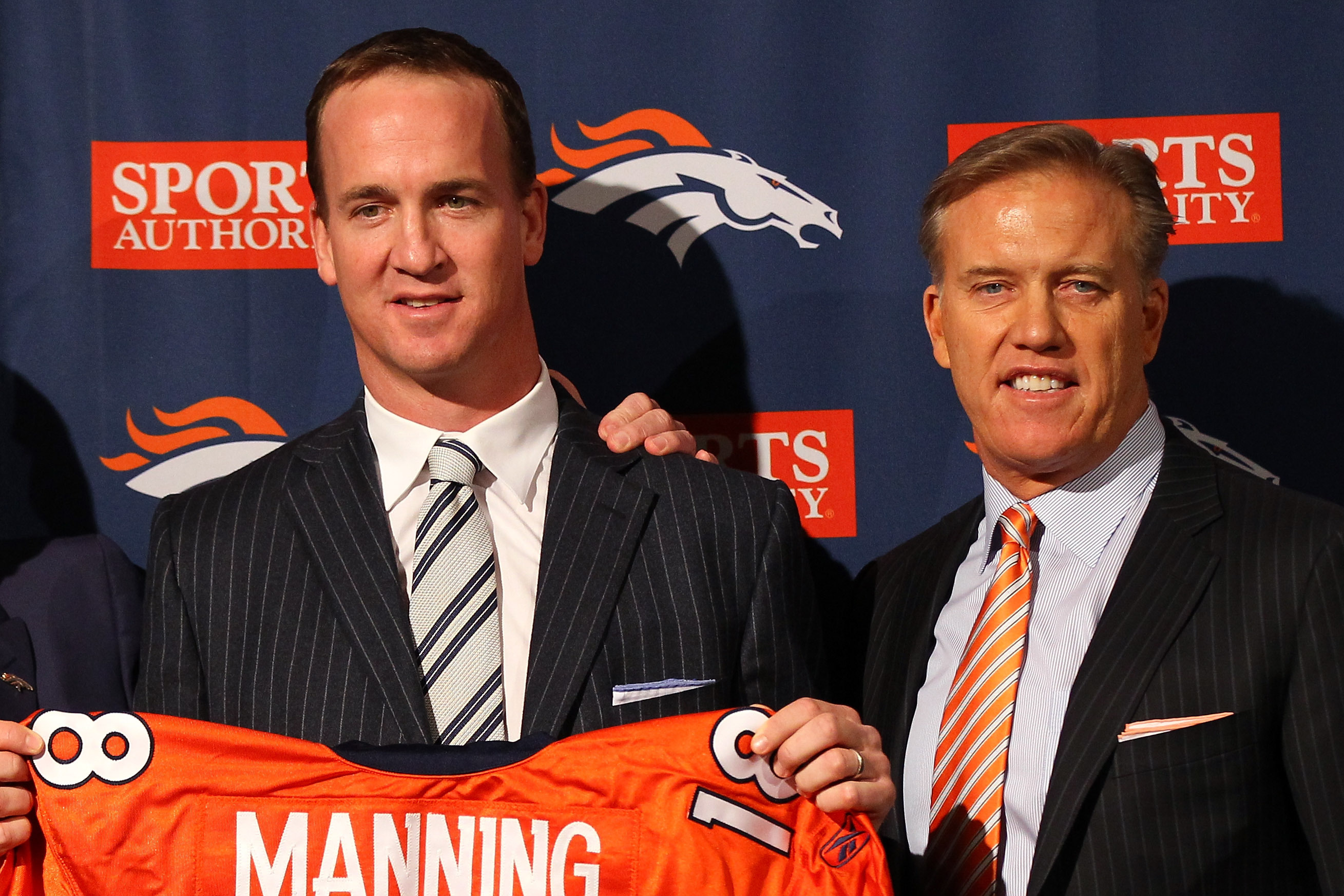 Two of the best to ever do it: Highlights from John Elway's & Peyton  Manning's careers 