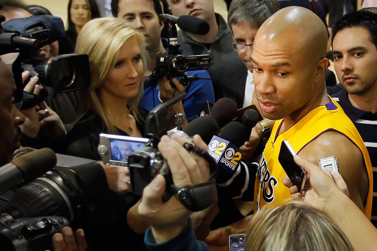 Derek Fisher Spotted at OKC Airport, Expected to Finalize Deal with Thunder | Bleacher Report ...